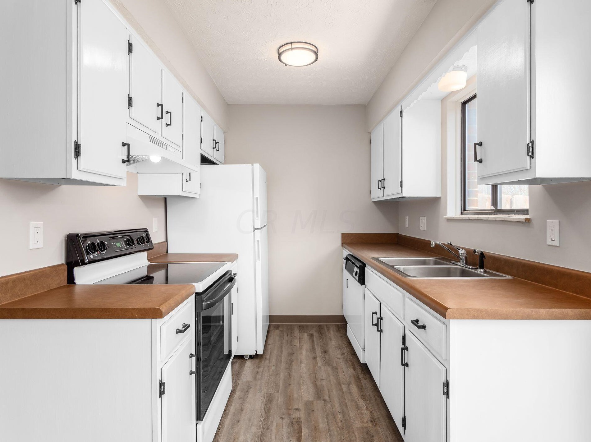 3052 Highcliff Ct, Columbus OH 43231-2346 exterior