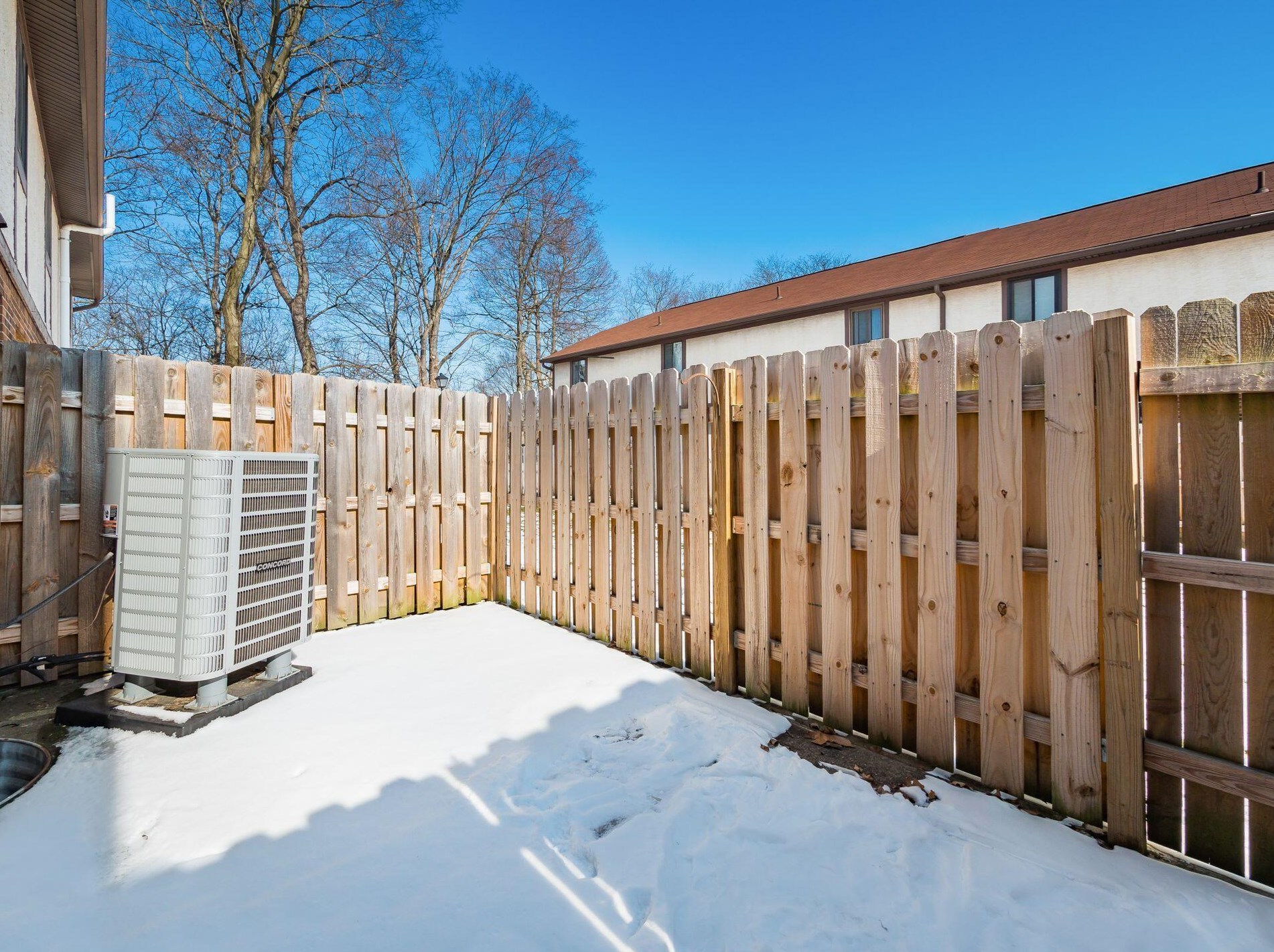 3052 Highcliff Ct, Columbus OH 43231-2346 exterior