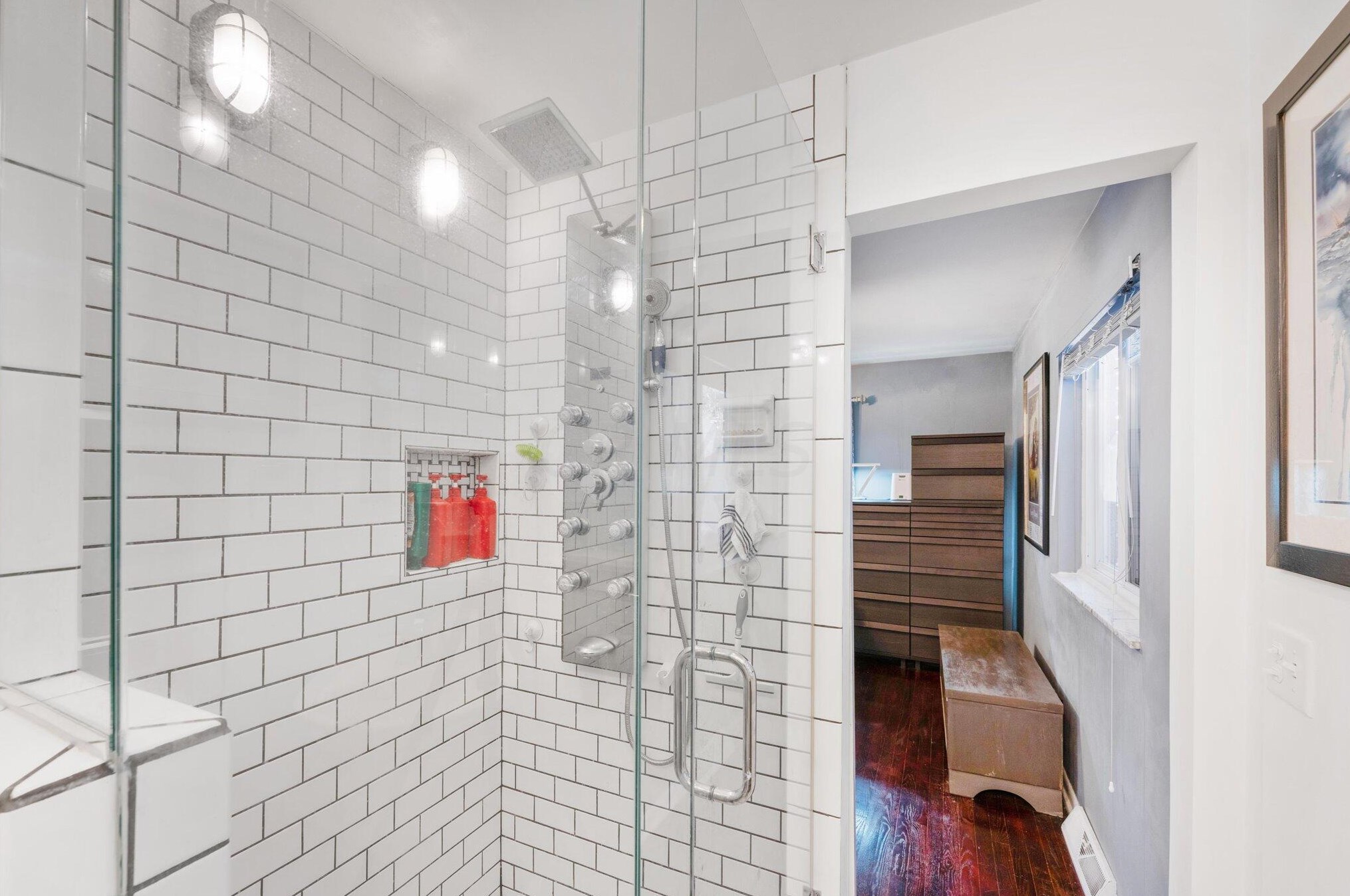 2508 Minerva Lk Rd, Columbus OH 43231-4819 exterior