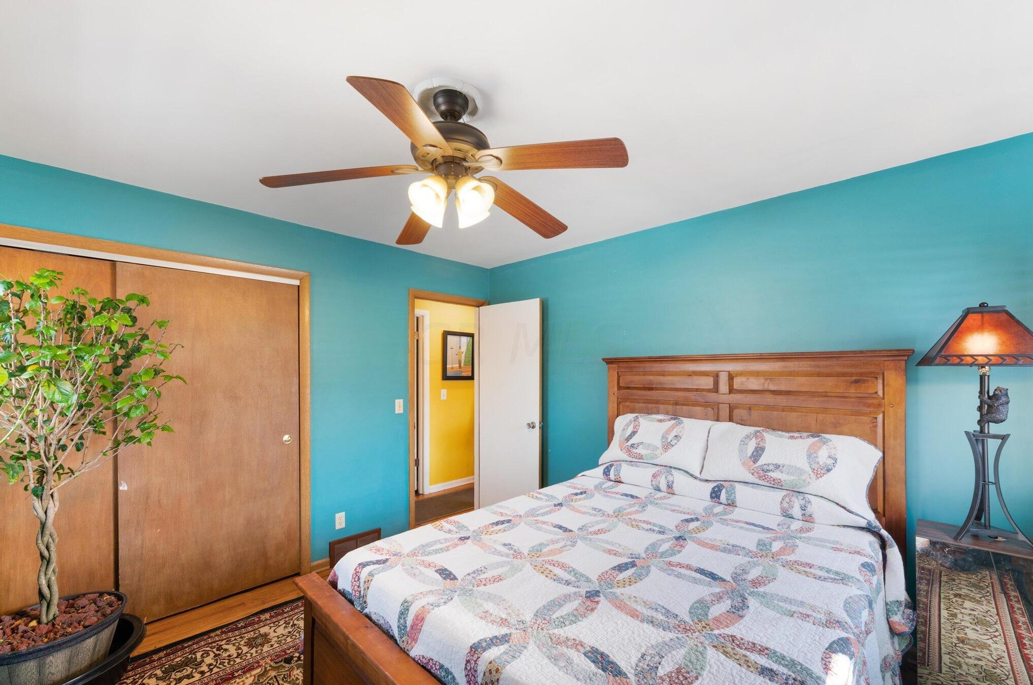 2508 Minerva Lk Rd, Columbus OH 43231-4819 exterior