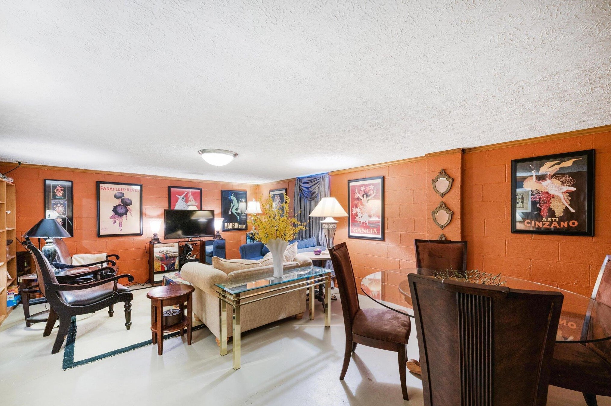 2508 Minerva Lk Rd, Columbus OH 43231-4819 exterior