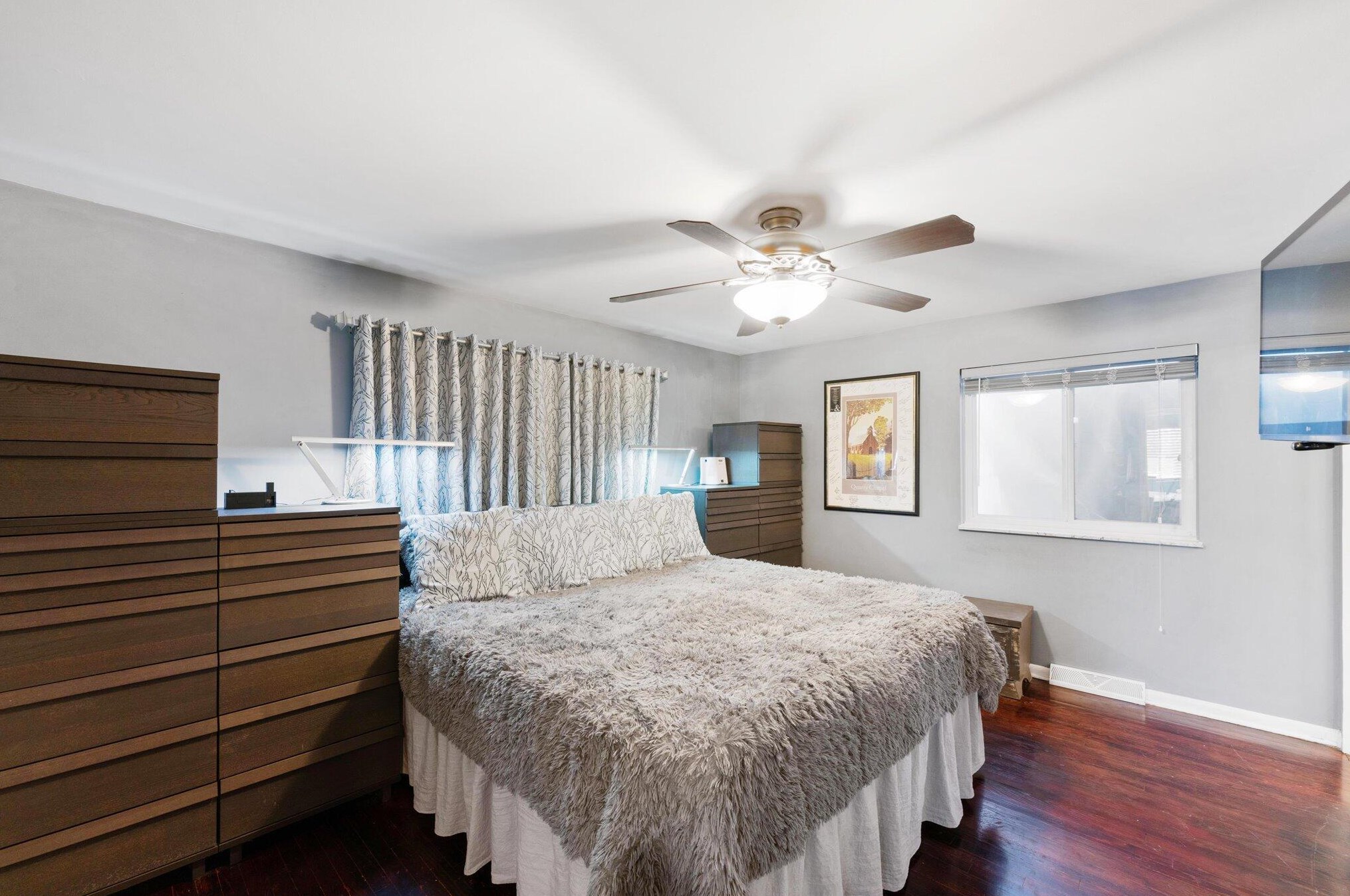 2508 Minerva Lk Rd, Columbus OH 43231-4819 exterior