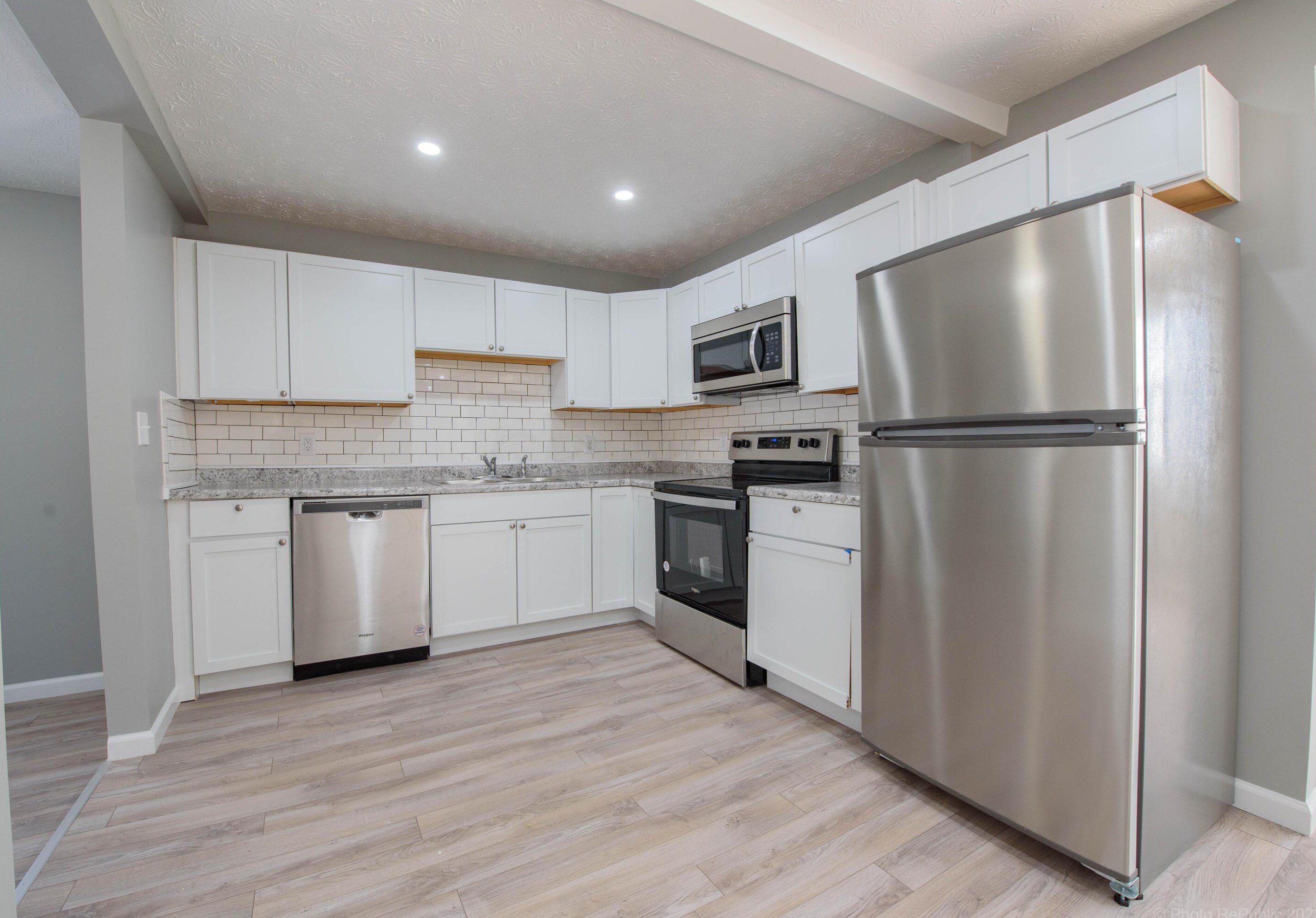 1972 Cooke Rd, Columbus OH  43224-2412 exterior