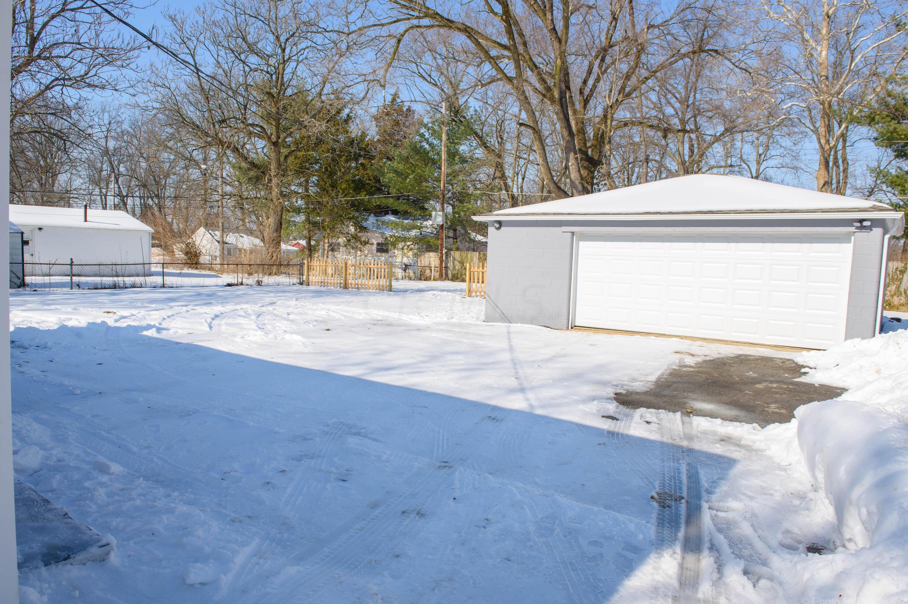 1972 Cooke Rd, Columbus OH  43224-2412 exterior