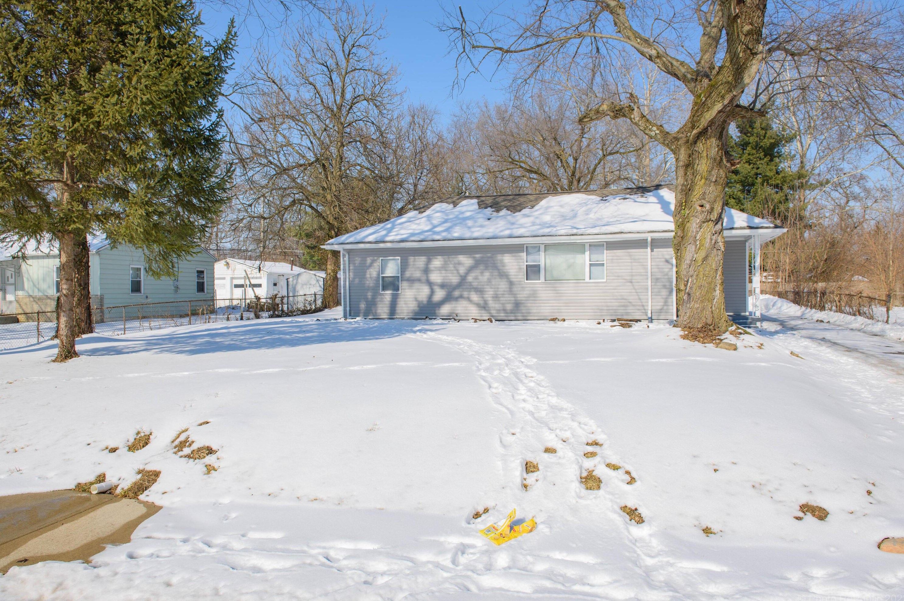 1972 Cooke Rd, Columbus OH  43224-2412 exterior