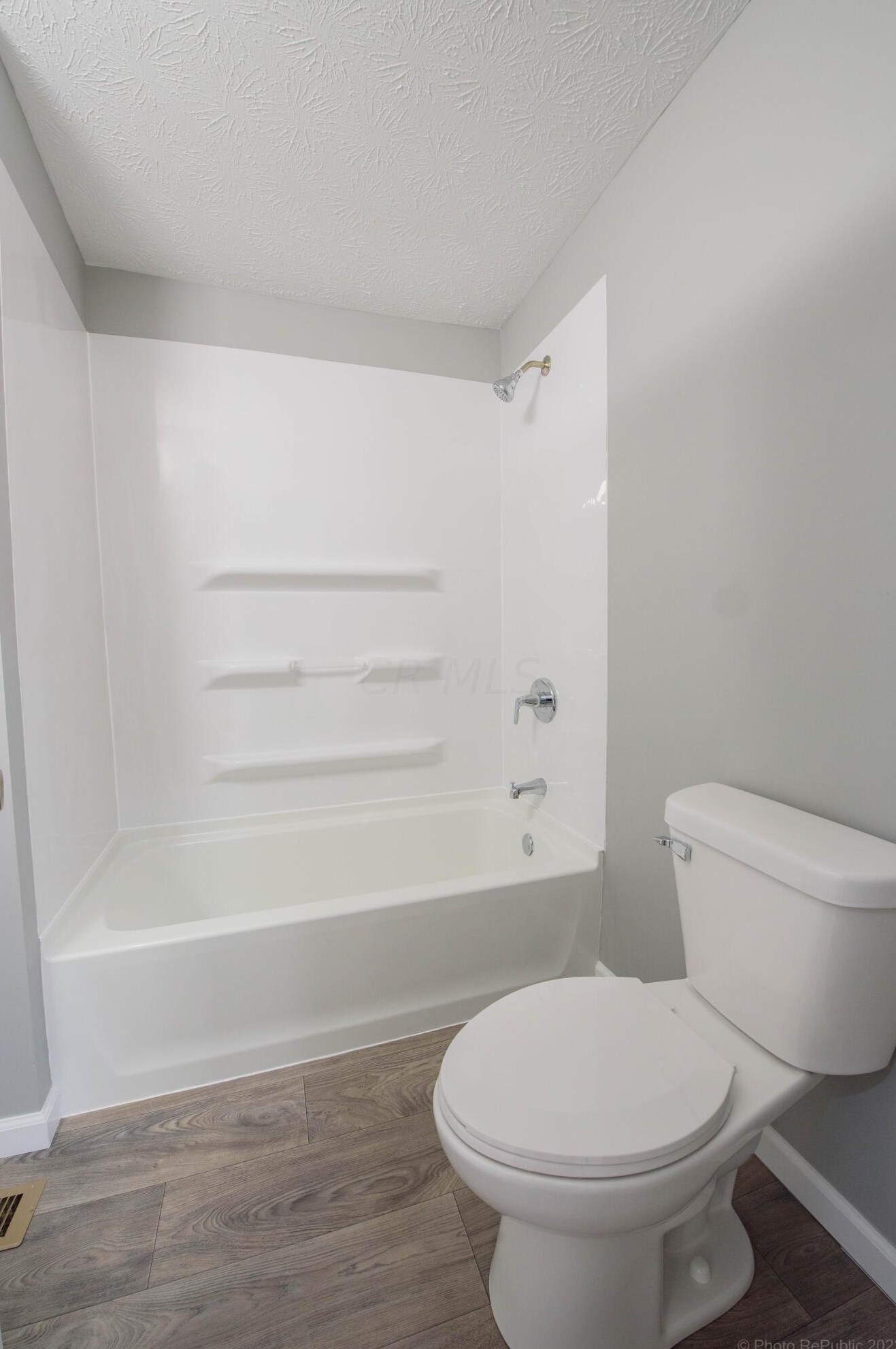 1972 Cooke Rd, Columbus OH  43224-2412 exterior