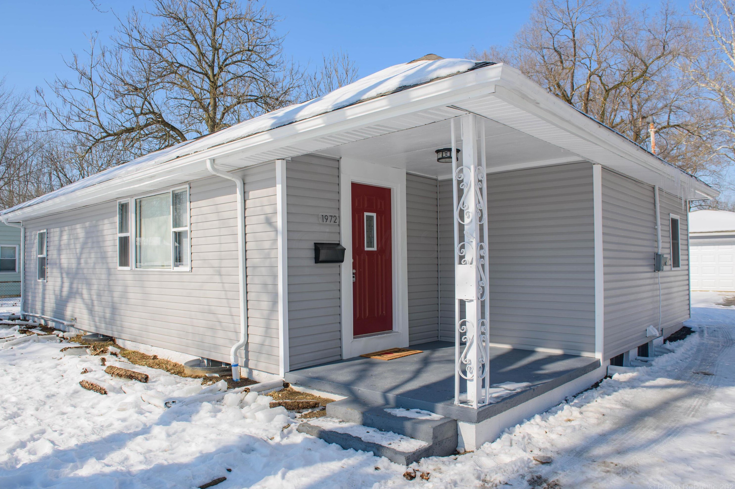 1972 Cooke Rd, Columbus OH  43224-2412 exterior