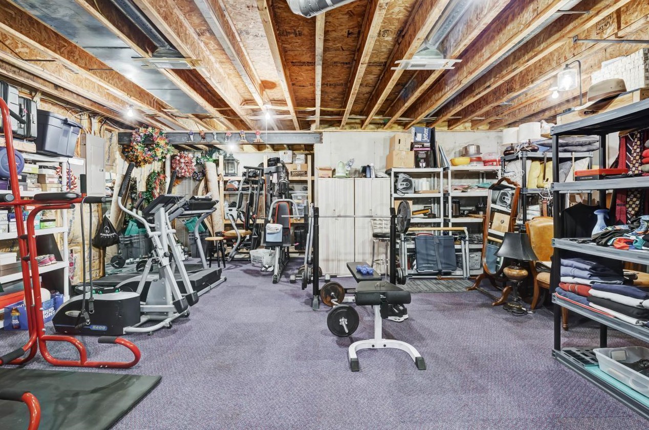 5805 Havens Cor Rd, Columbus OH 43230-3142 exterior