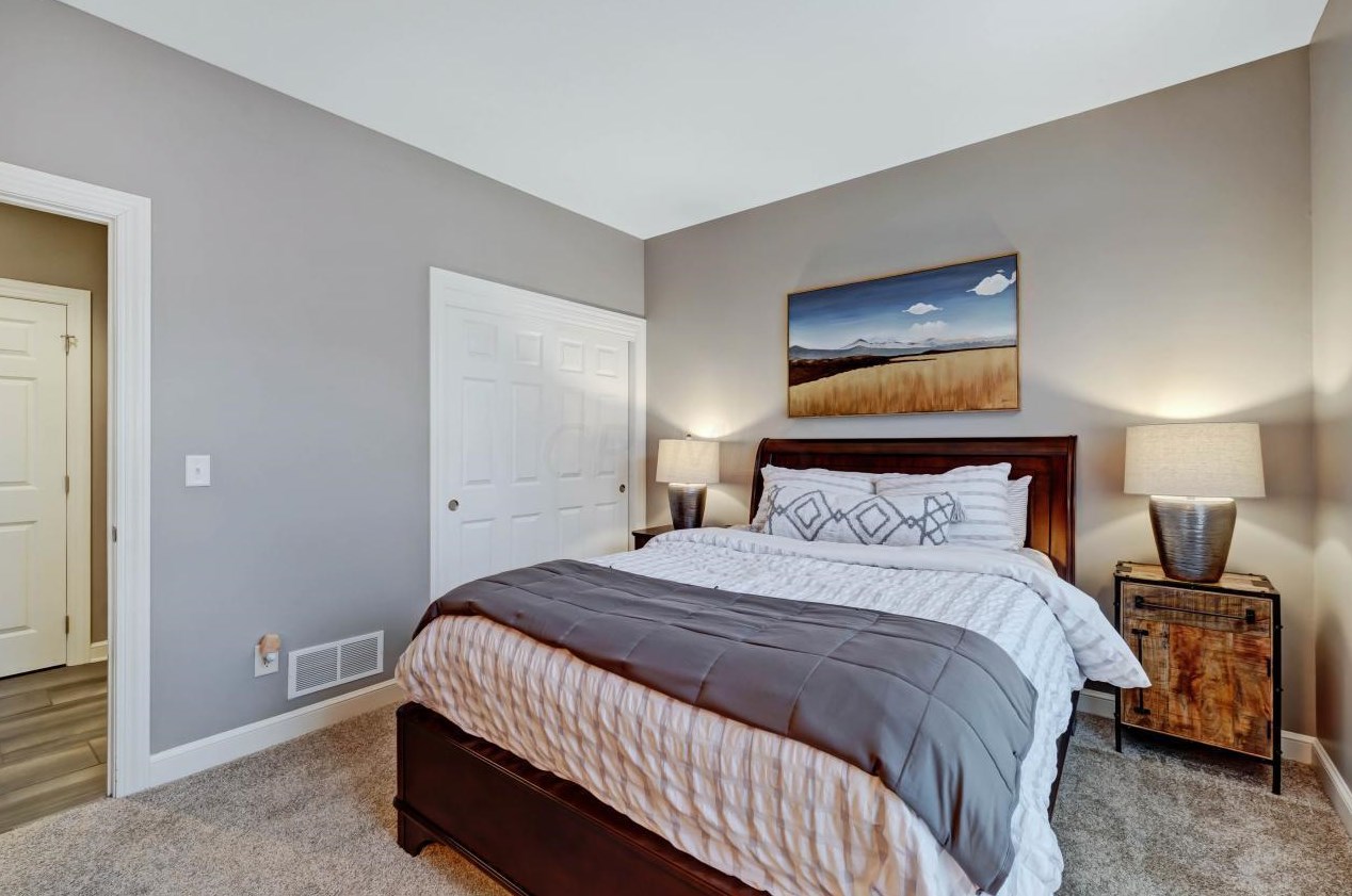 5805 Havens Cor Rd, Columbus OH 43230-3142 exterior