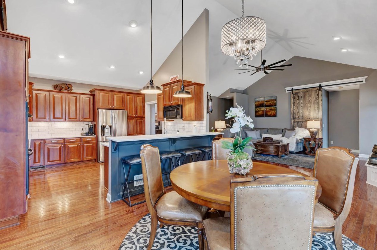 5805 Havens Cor Rd, Columbus OH 43230-3142 exterior