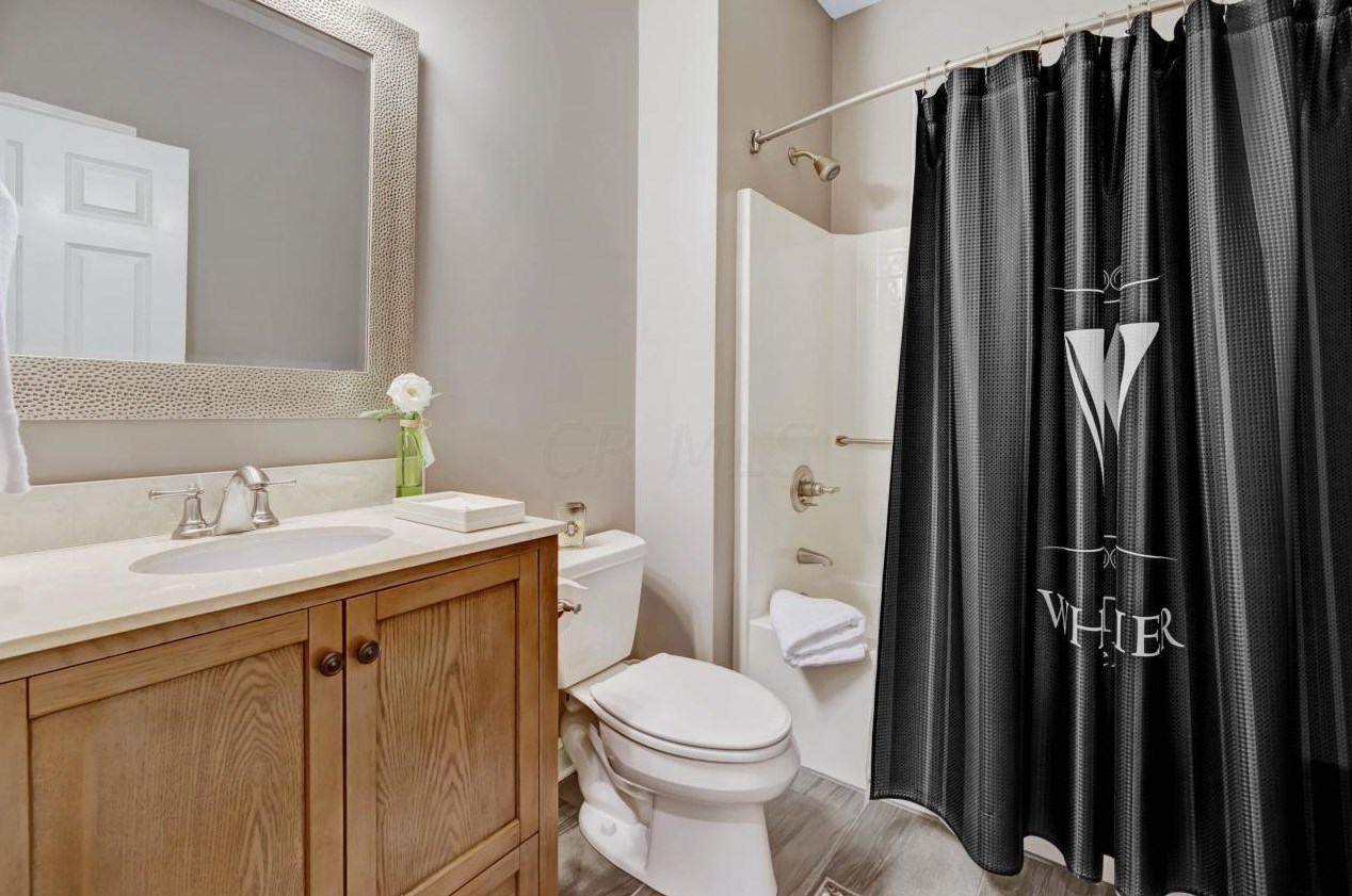 5805 Havens Cor Rd, Columbus OH 43230-3142 exterior