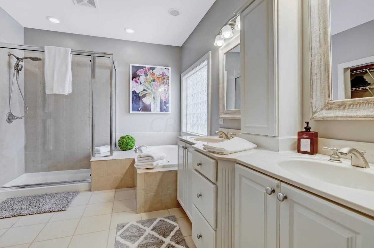 5805 Havens Cor Rd, Columbus OH 43230-3142 exterior