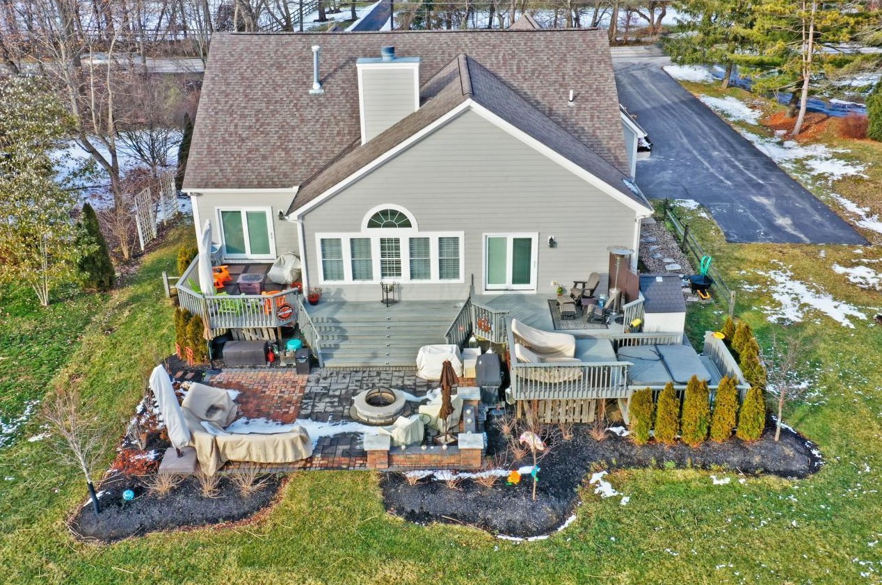 5805 Havens Cor Rd, Columbus OH 43230-3142 exterior