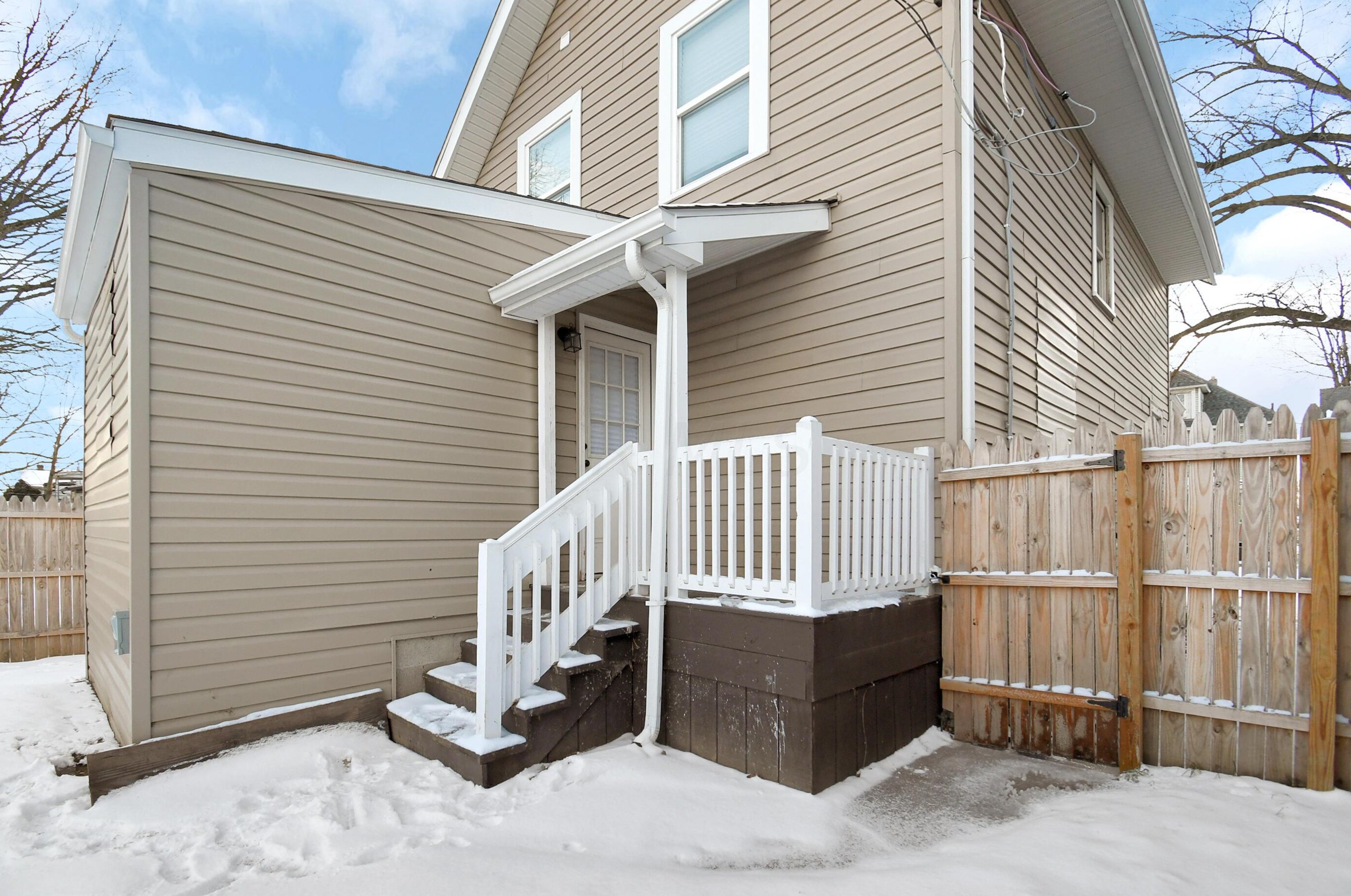 408 Eureka Ave, Columbus OH  43204-3438 exterior