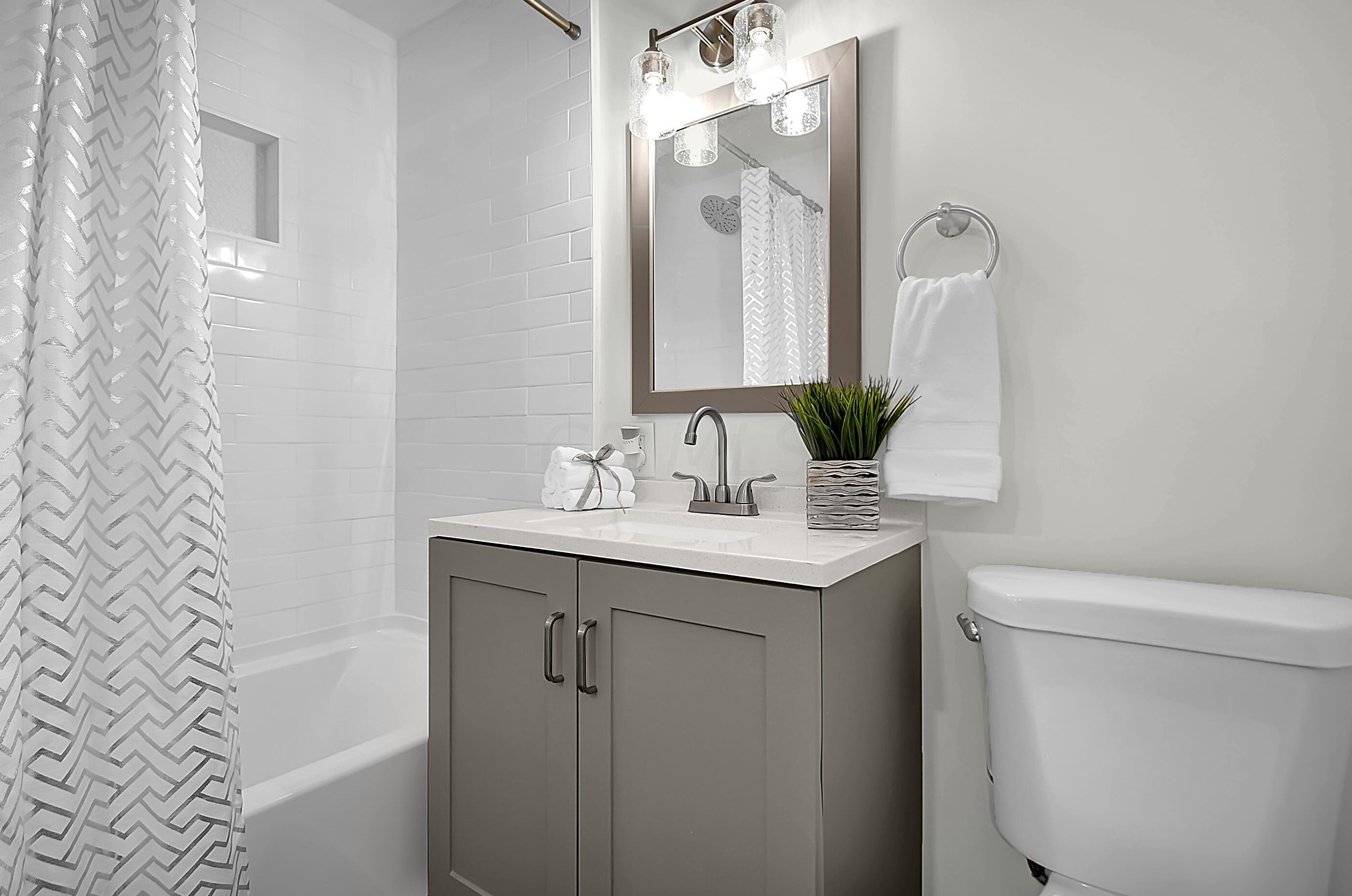 408 Eureka Ave, Columbus OH  43204-3438 exterior