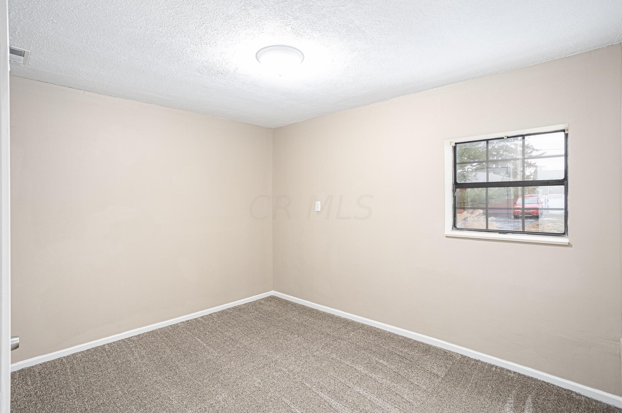 2833 Fairwood Ave, Columbus OH 43206-1870 exterior