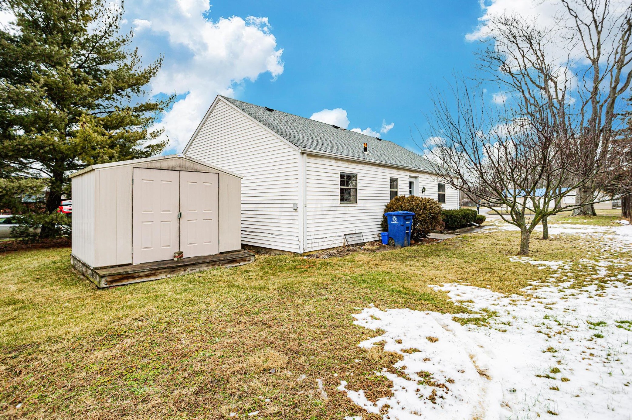 2833 Fairwood Ave, Columbus OH 43206-1870 exterior