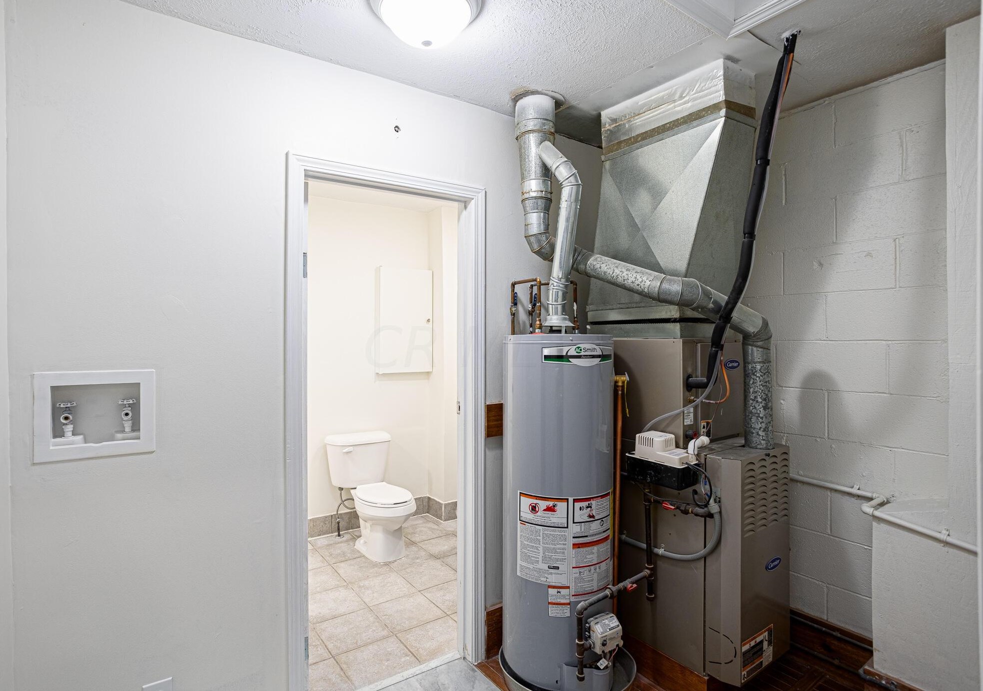 2833 Fairwood Ave, Columbus OH 43206-1870 exterior