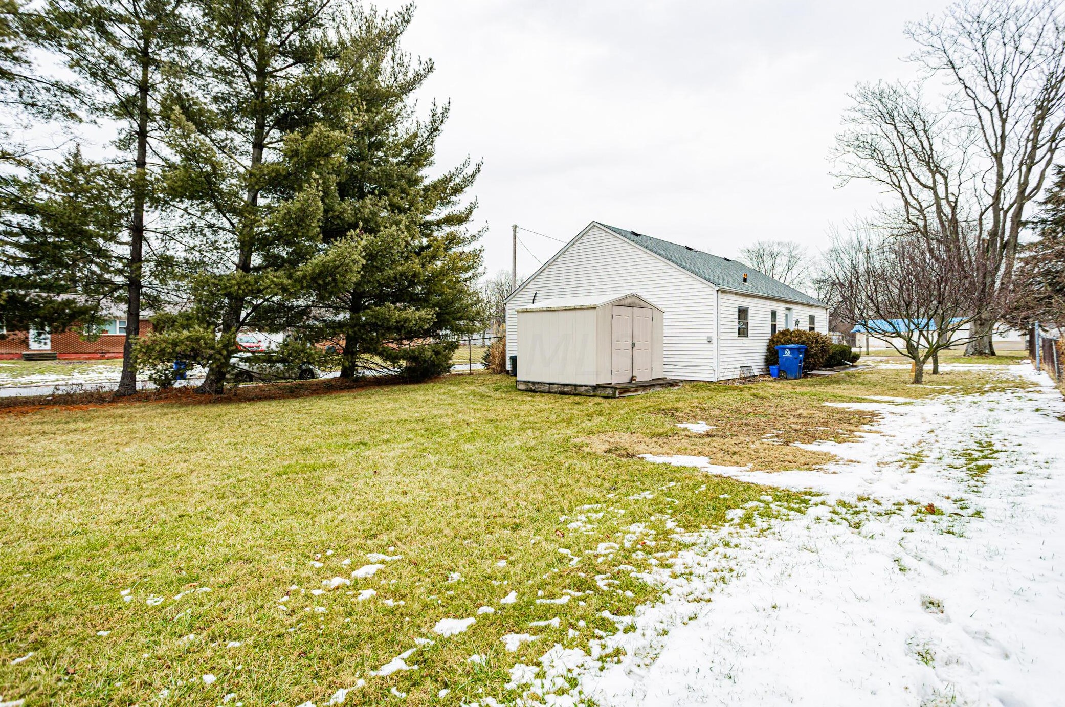 2833 Fairwood Ave, Columbus OH 43206-1870 exterior