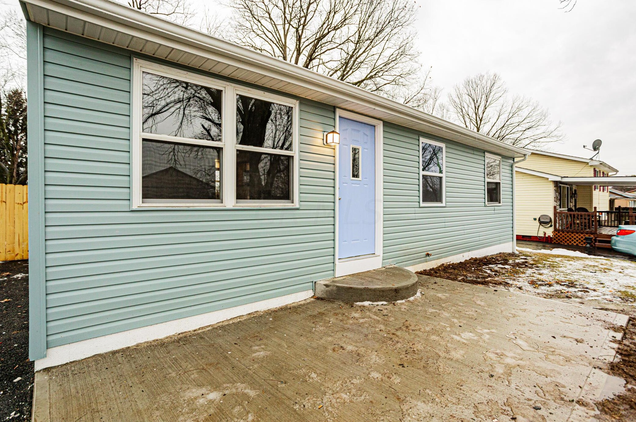 443 Carolann Ave, Columbus OH 43207-3111 exterior