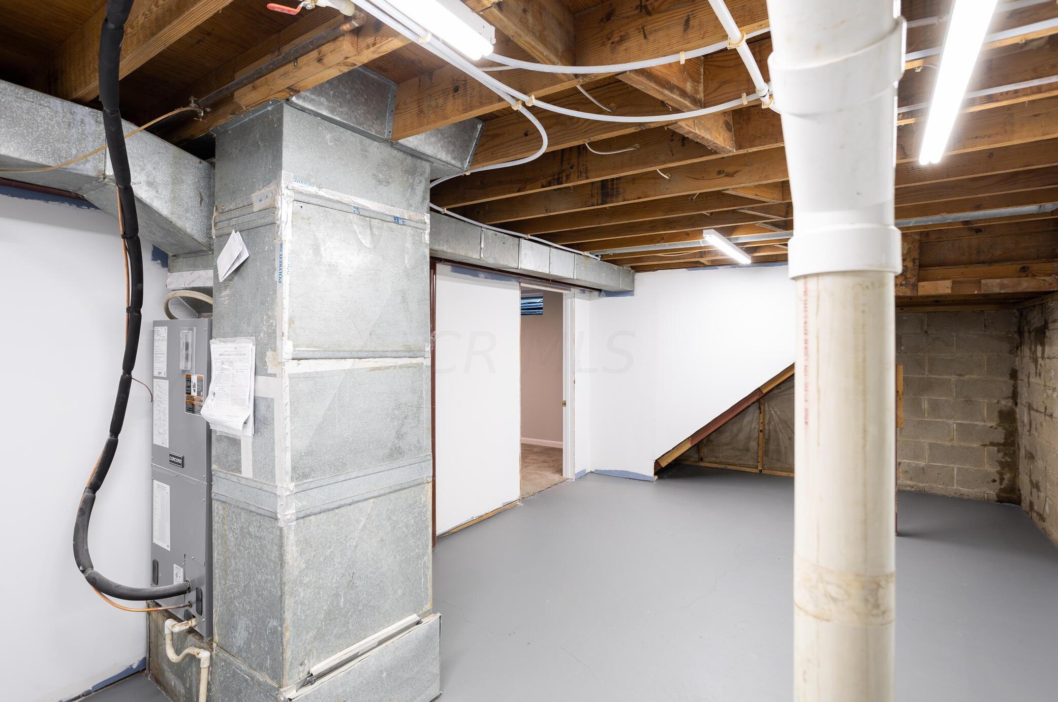 443 Carolann Ave, Columbus OH 43207-3111 exterior