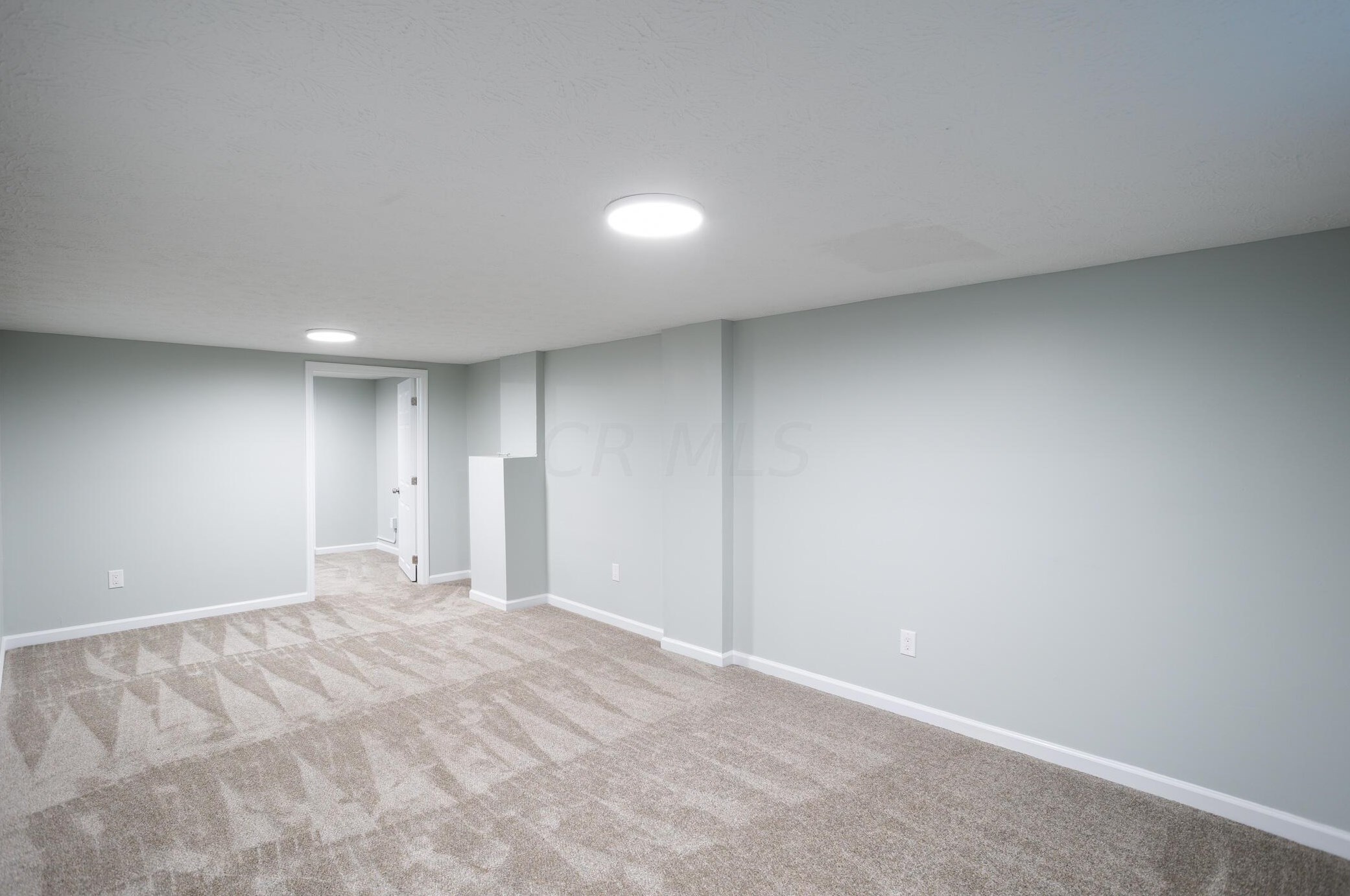 443 Carolann Ave, Columbus OH 43207-3111 exterior