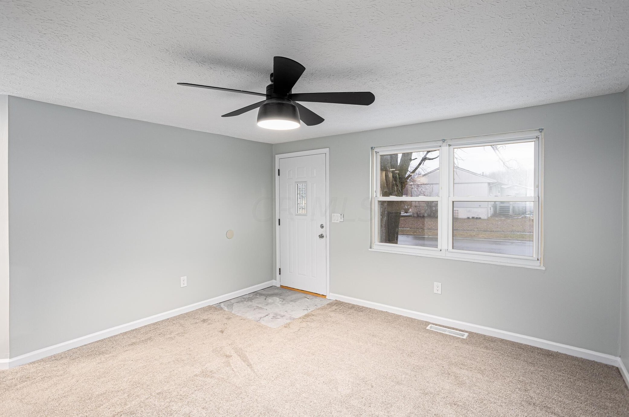 443 Carolann Ave, Columbus OH 43207-3111 exterior