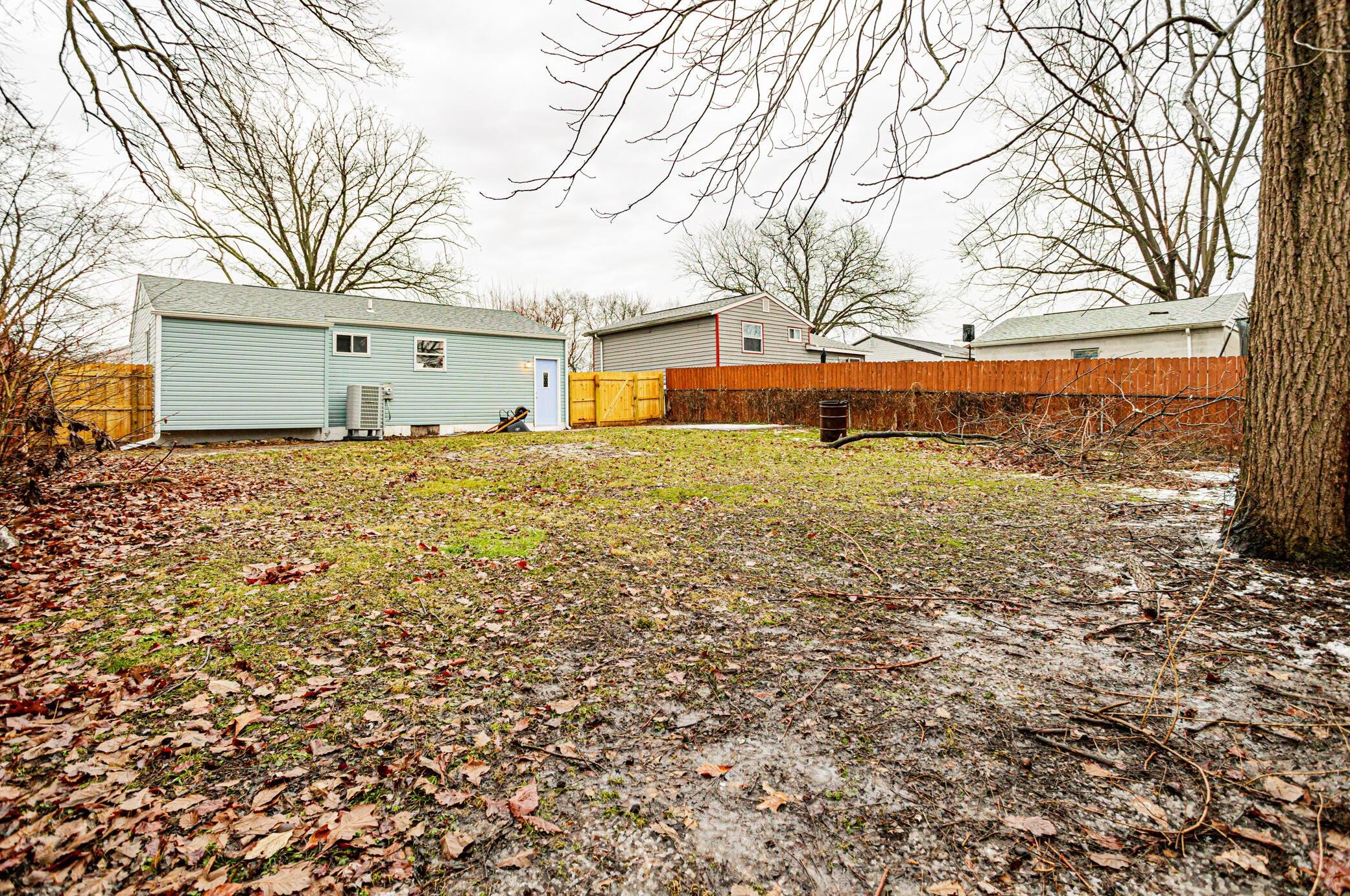 443 Carolann Ave, Columbus OH 43207-3111 exterior