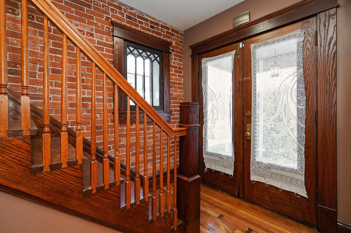 1557 High St, Columbus OH  43201-1154 exterior