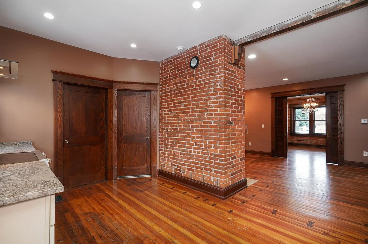 1557 High St, Columbus OH  43201-1154 exterior