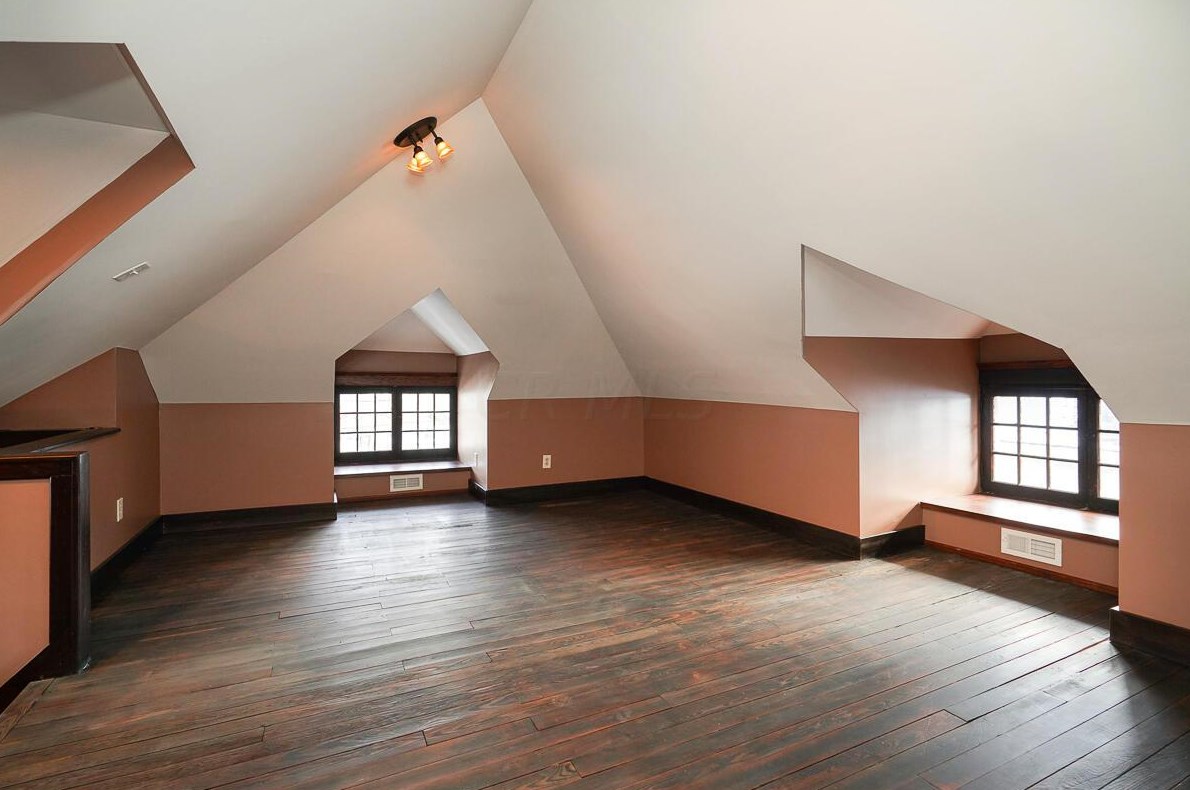 1557 High St, Columbus OH  43201-1154 exterior