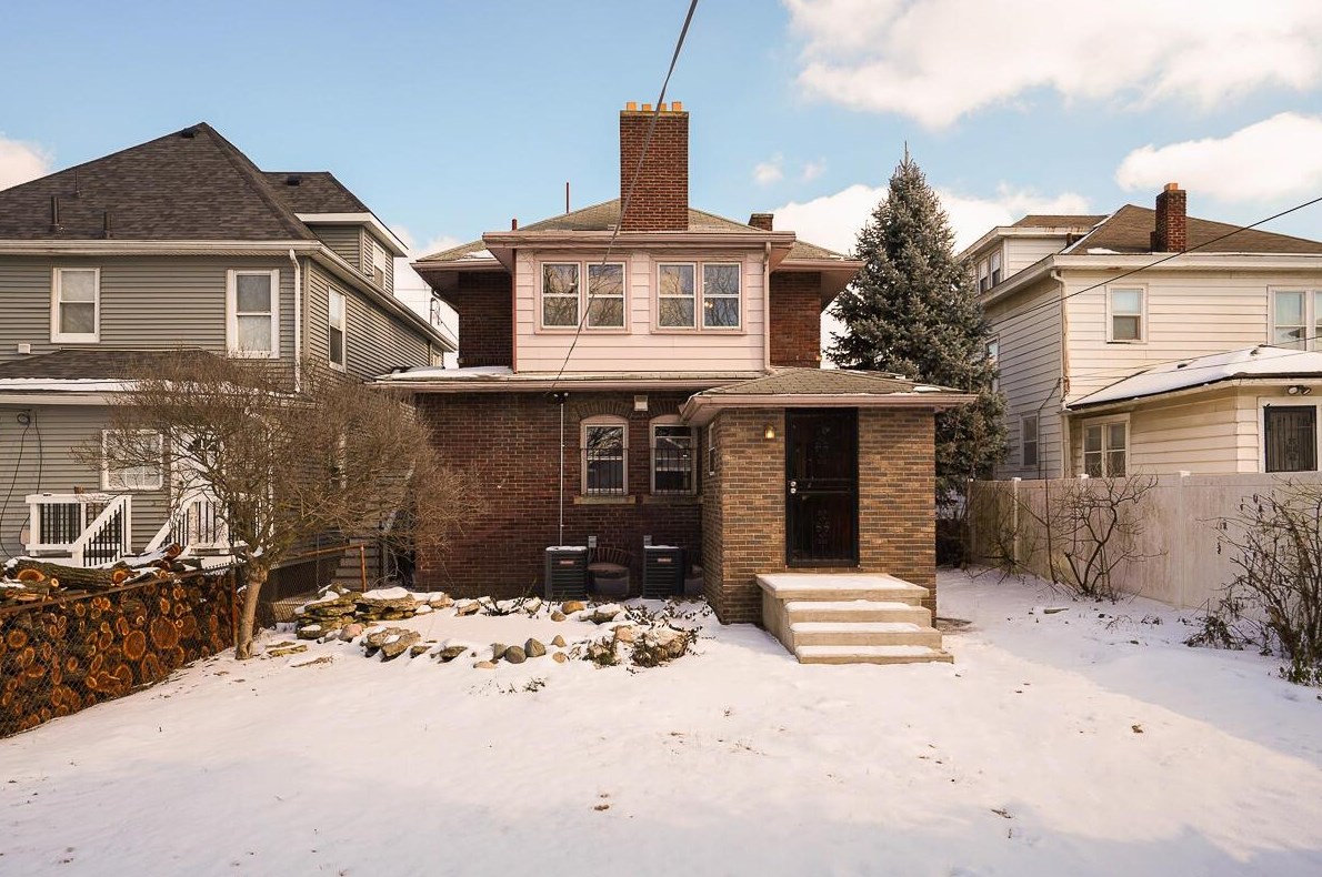 1557 High St, Columbus OH  43201-1154 exterior