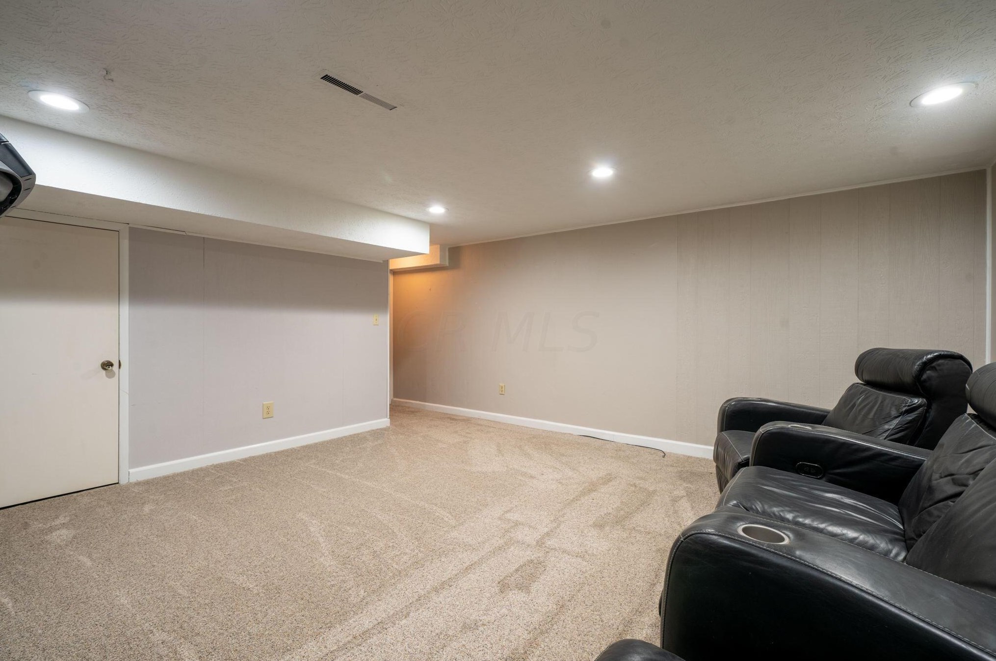 5123 Ranstead Ct, Columbus OH 43220-2545 exterior