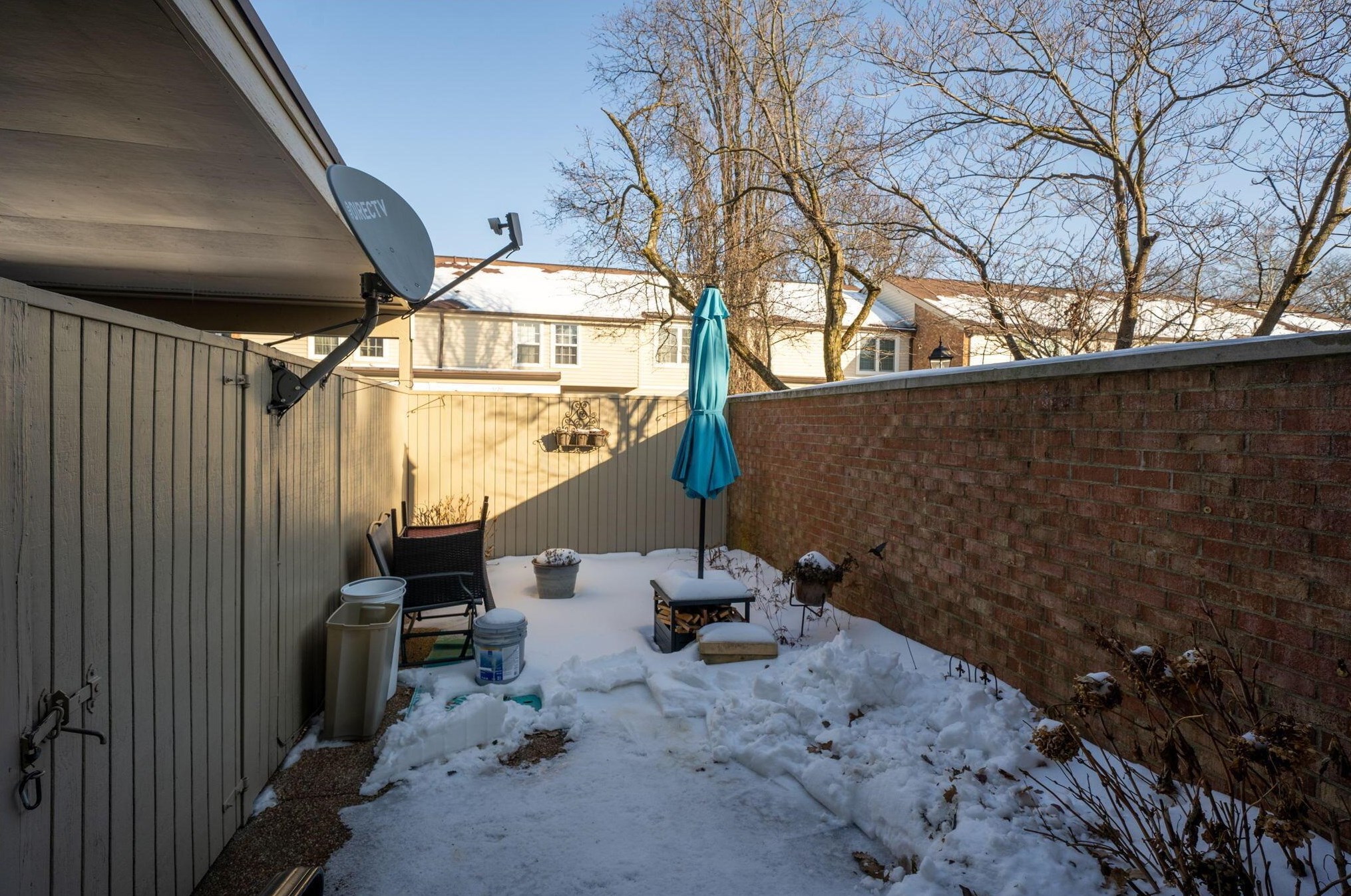 5123 Ranstead Ct, Columbus OH 43220-2545 exterior