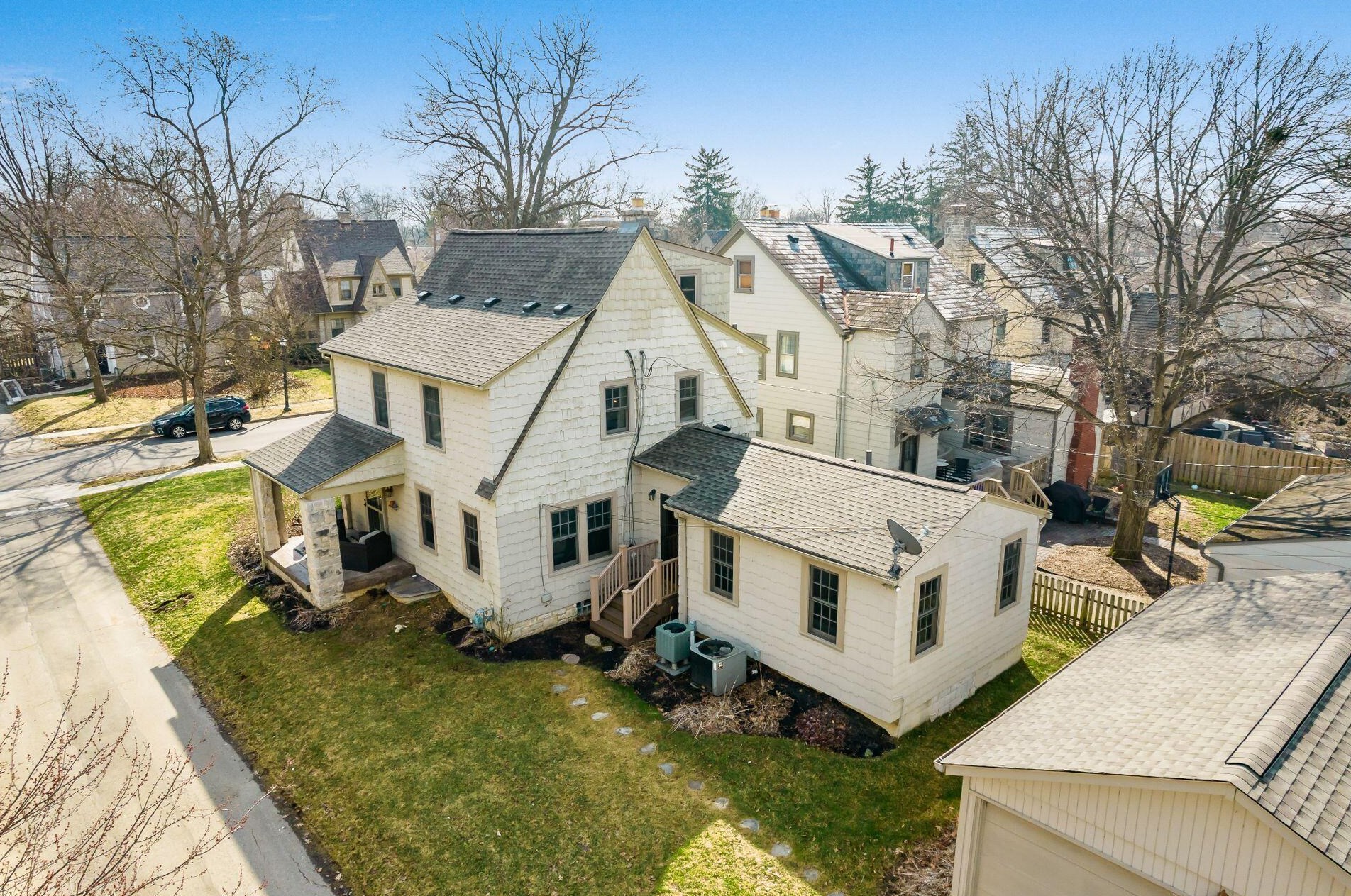 125 Stanwood Rd, Columbus OH 43209-1109 exterior