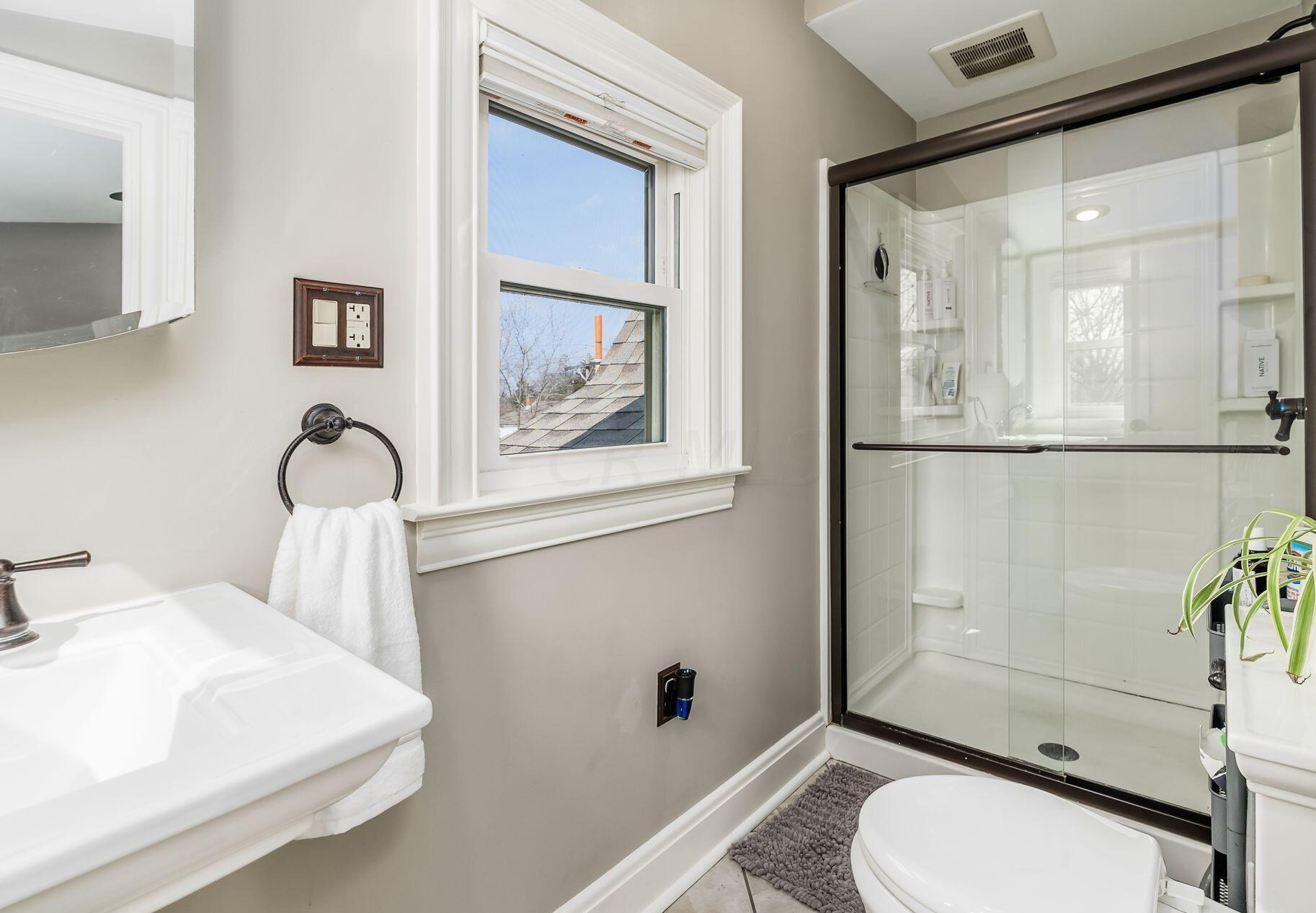 125 Stanwood Rd, Columbus OH 43209-1109 exterior