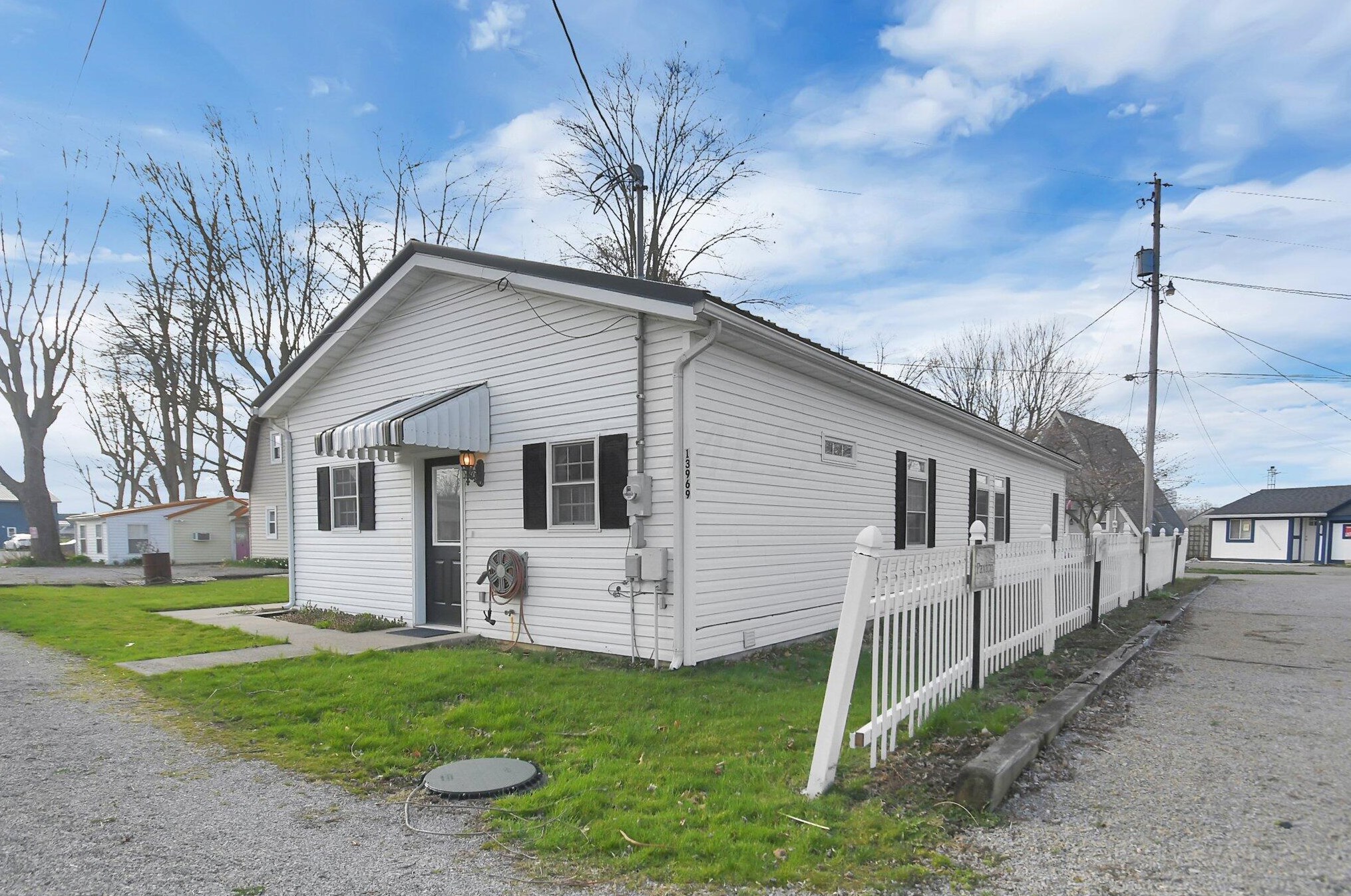 13969 Custers Point Rd, Thornville OH  43076-9244 exterior