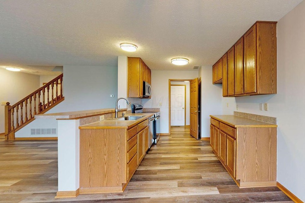 3044 Kings Realm Ave, Columbus OH 43232-5497 exterior