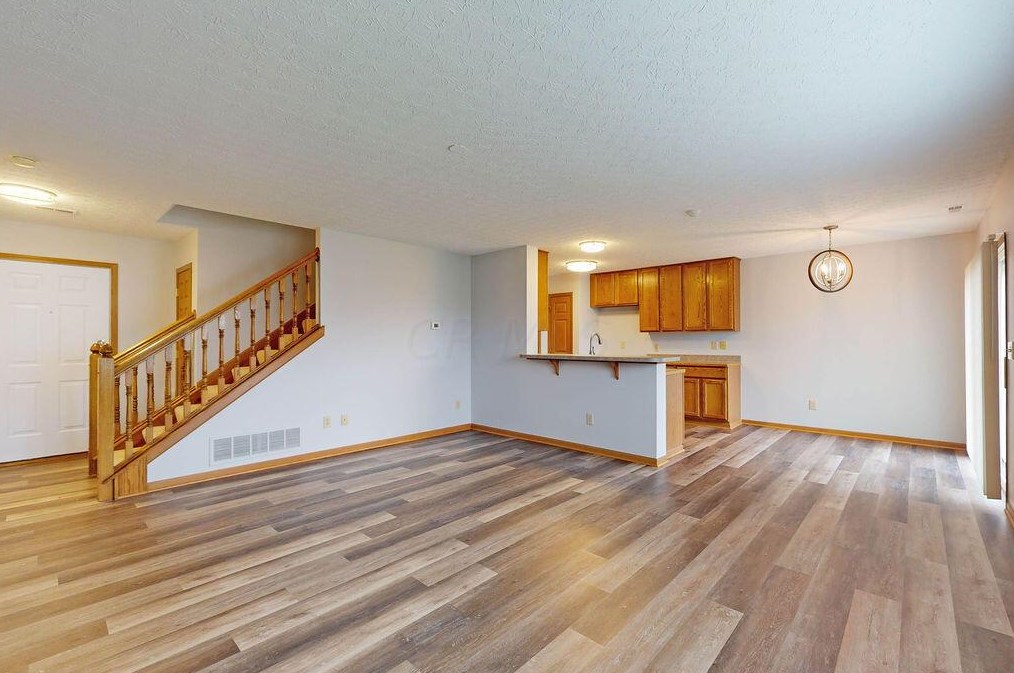 3044 Kings Realm Ave, Columbus OH 43232-5497 exterior