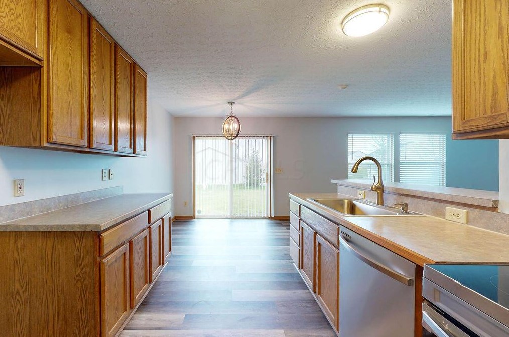 3044 Kings Realm Ave, Columbus OH 43232-5497 exterior