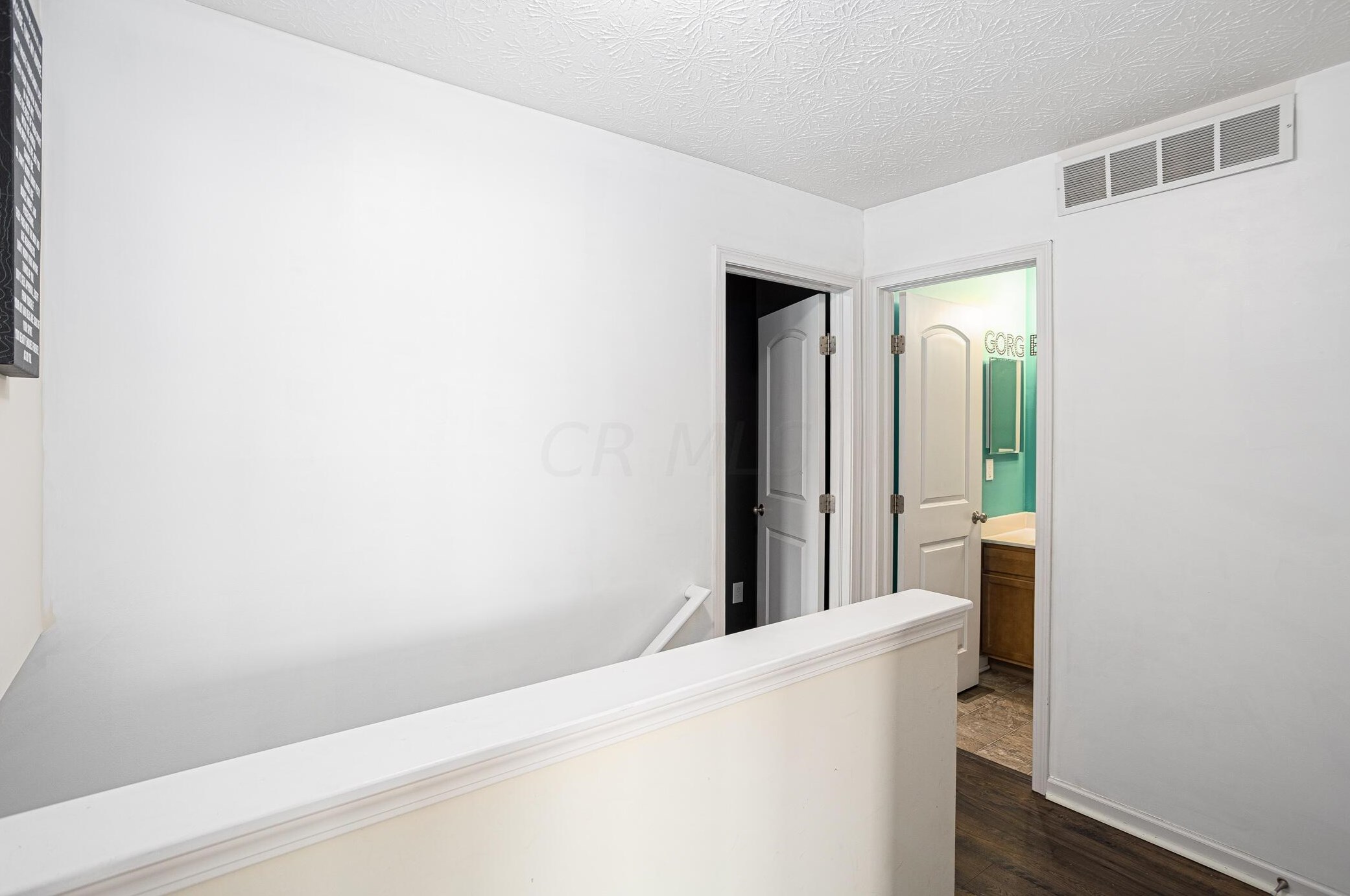 2827 Ballyvaughn Dr, Columbus OH 43219-6503 exterior