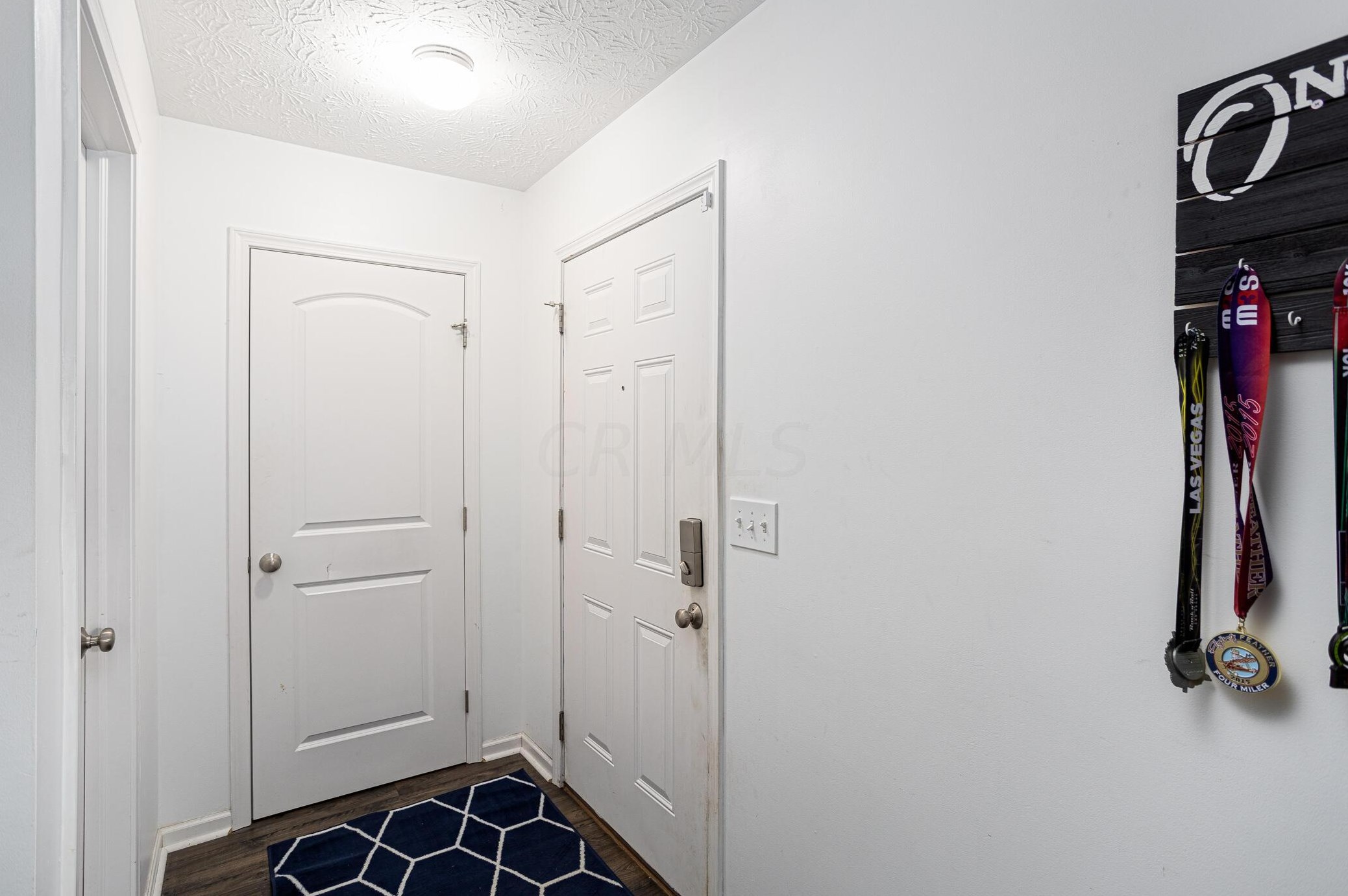 2827 Ballyvaughn Dr, Columbus OH 43219-6503 exterior