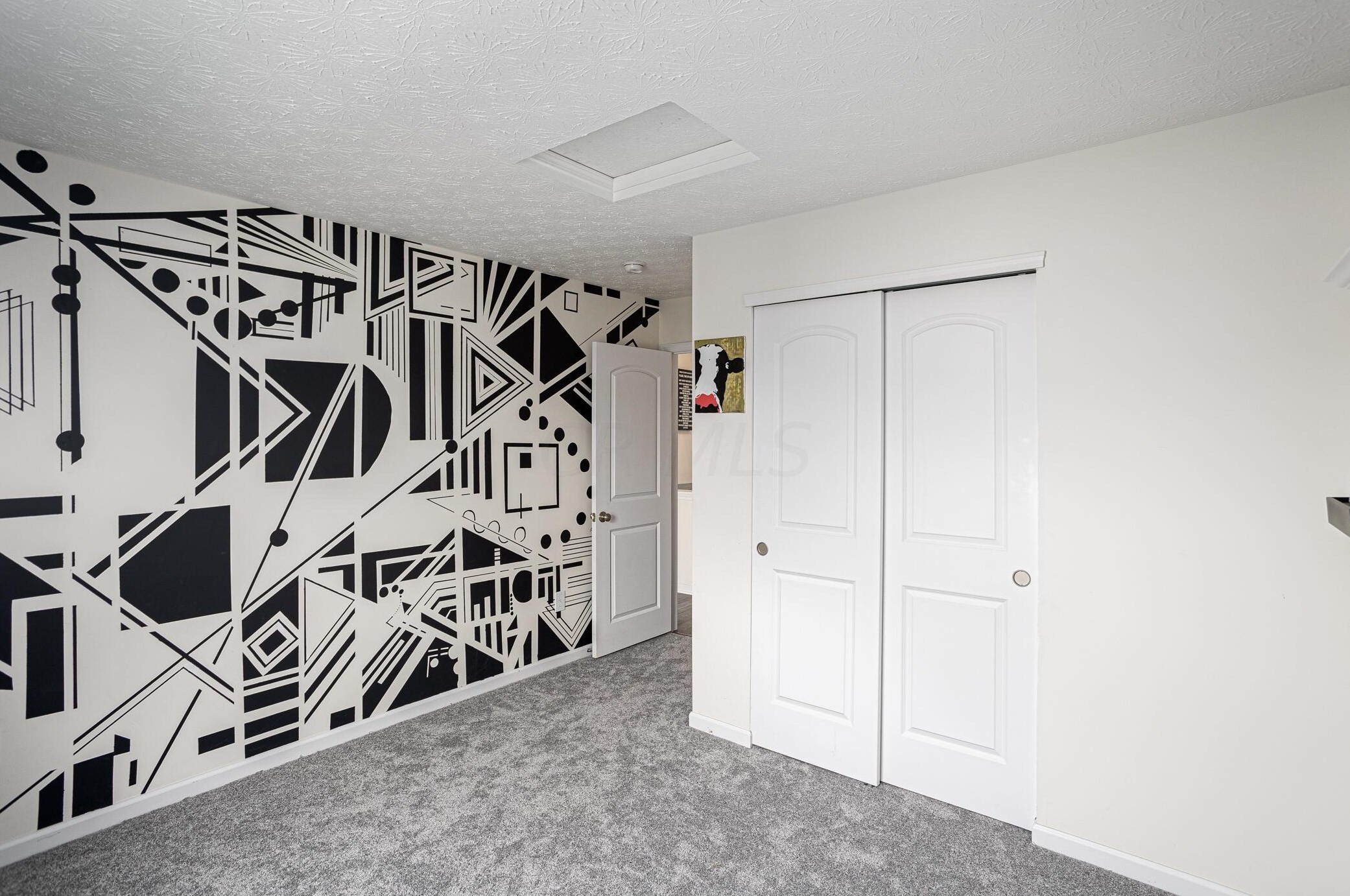 2827 Ballyvaughn Dr, Columbus OH 43219-6503 exterior