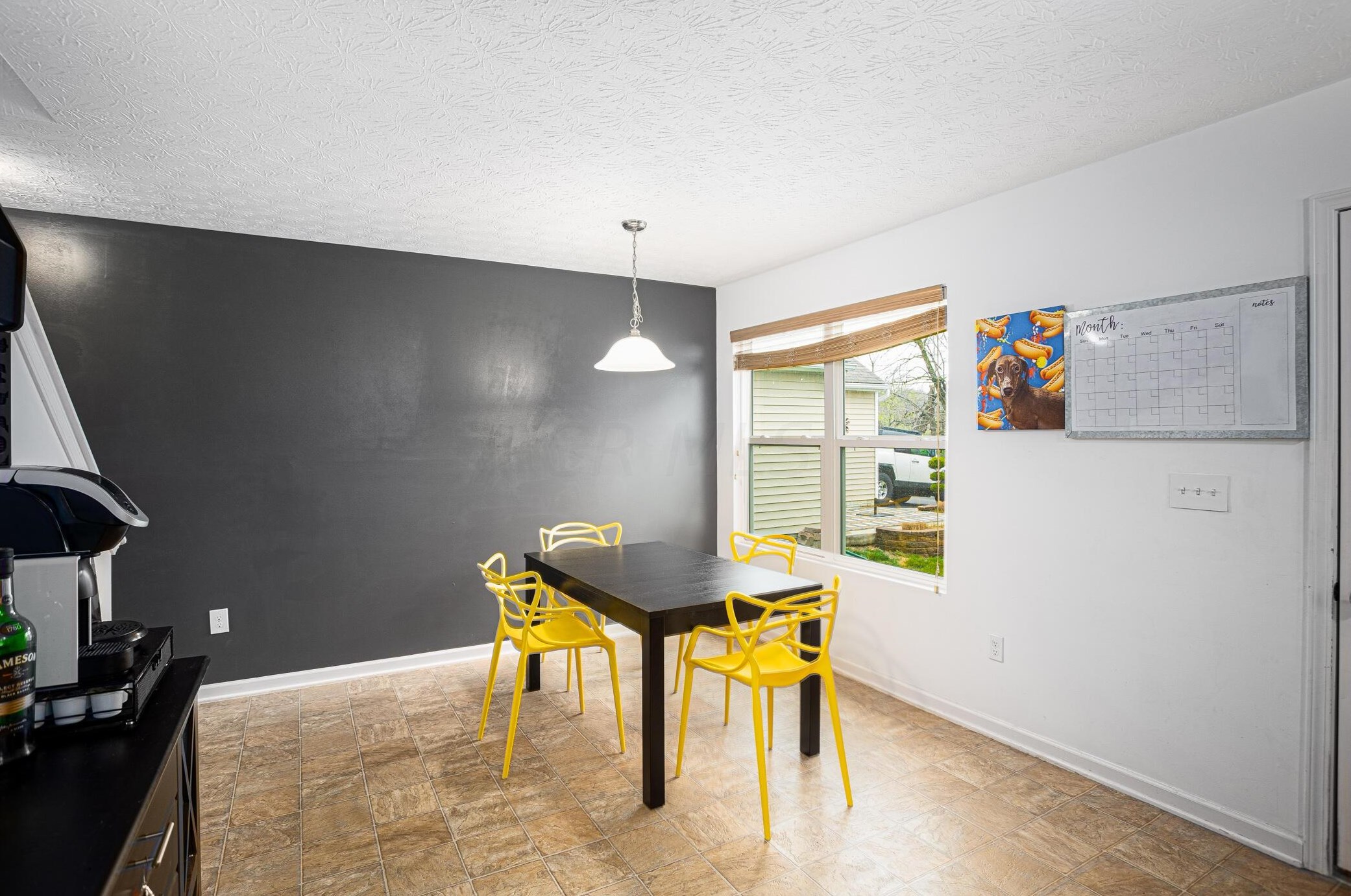 2827 Ballyvaughn Dr, Columbus OH 43219-6503 exterior