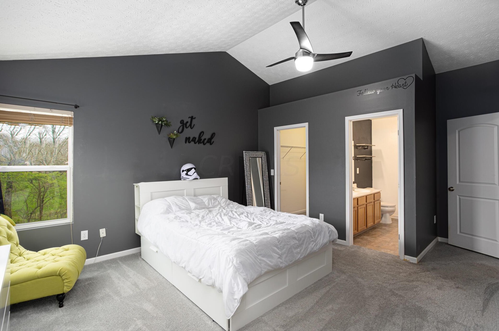 2827 Ballyvaughn Dr, Columbus OH 43219-6503 exterior