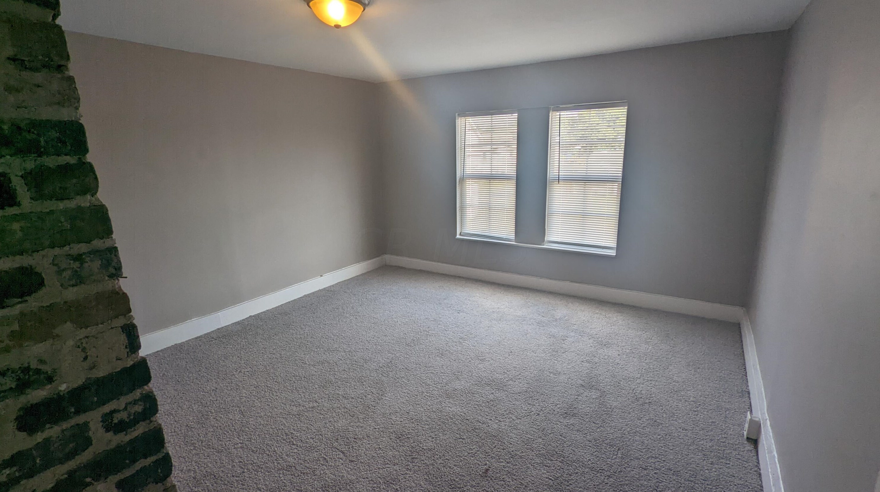 1033 Scott St, Columbus OH  43222-1211 exterior