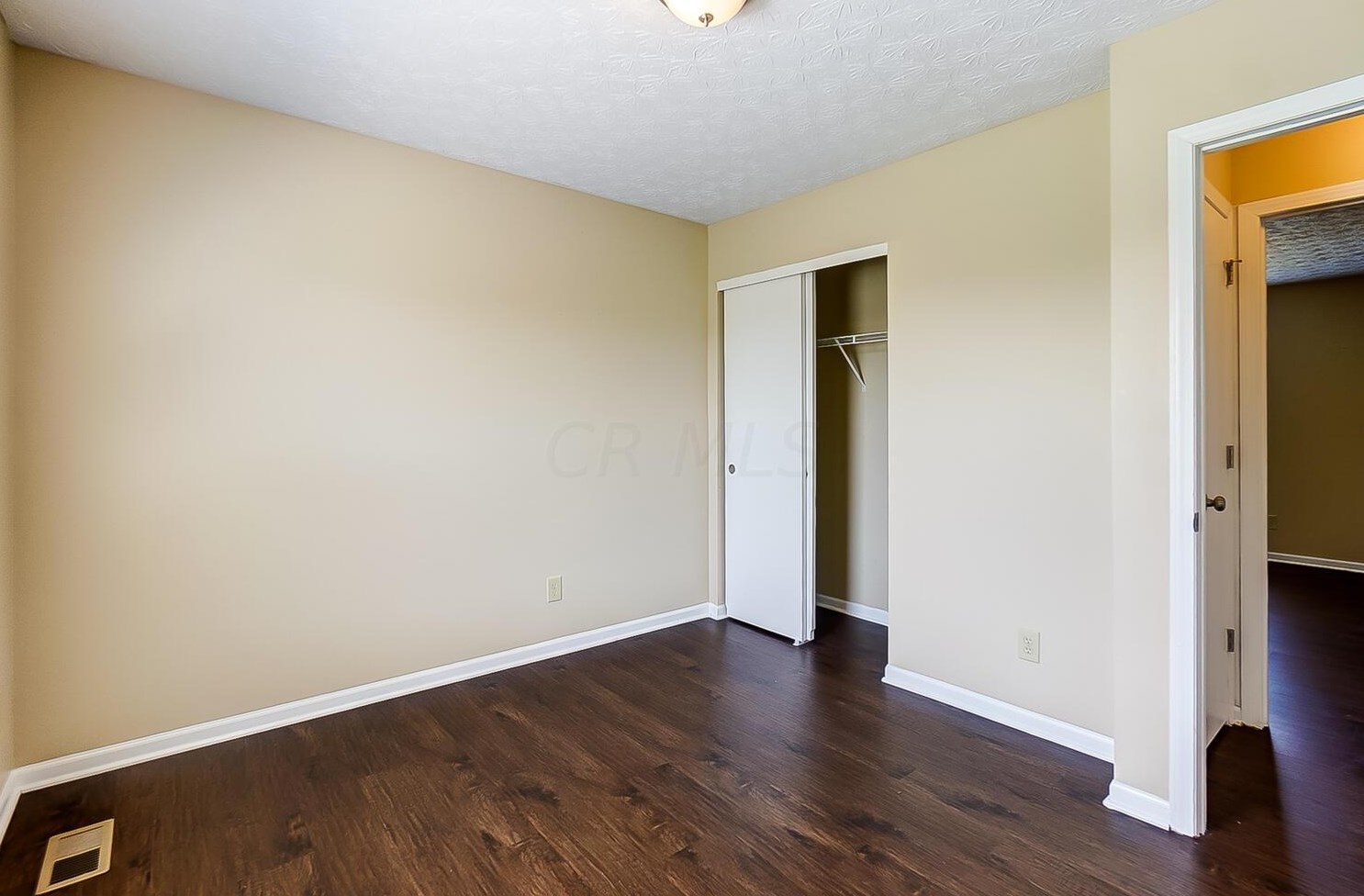 6515 Ashbrook Vlg Dr, Cnl Wnchstr OH 43110 exterior