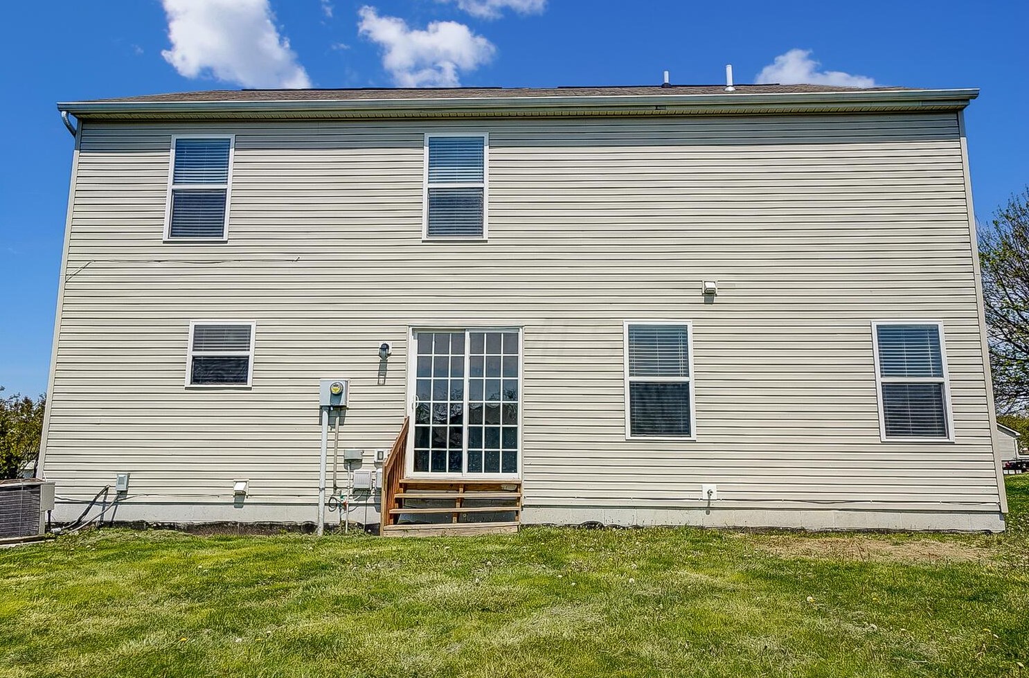 6515 Ashbrook Vlg Dr, Cnl Wnchstr OH 43110 exterior