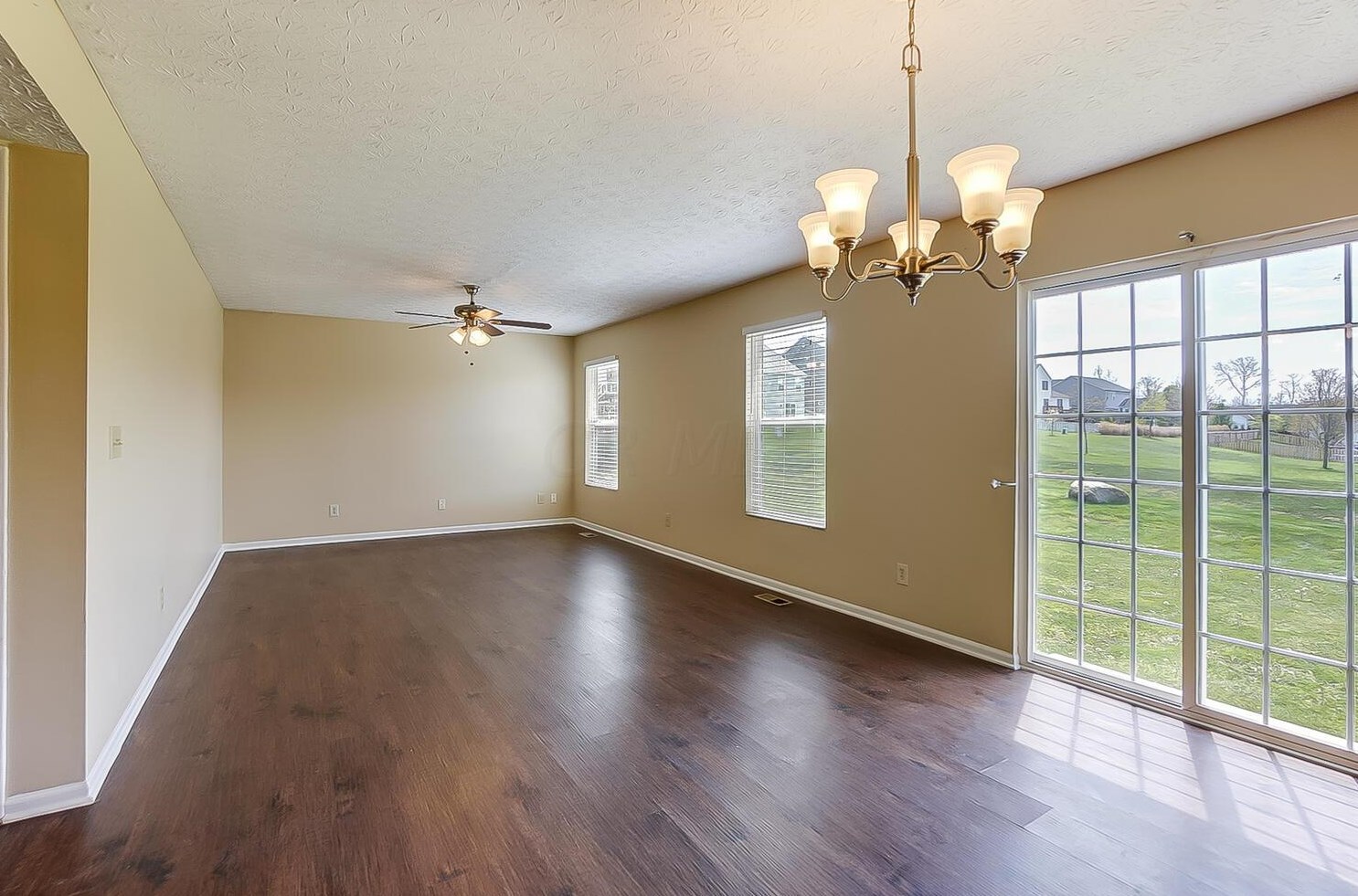 6515 Ashbrook Vlg Dr, Cnl Wnchstr OH 43110 exterior