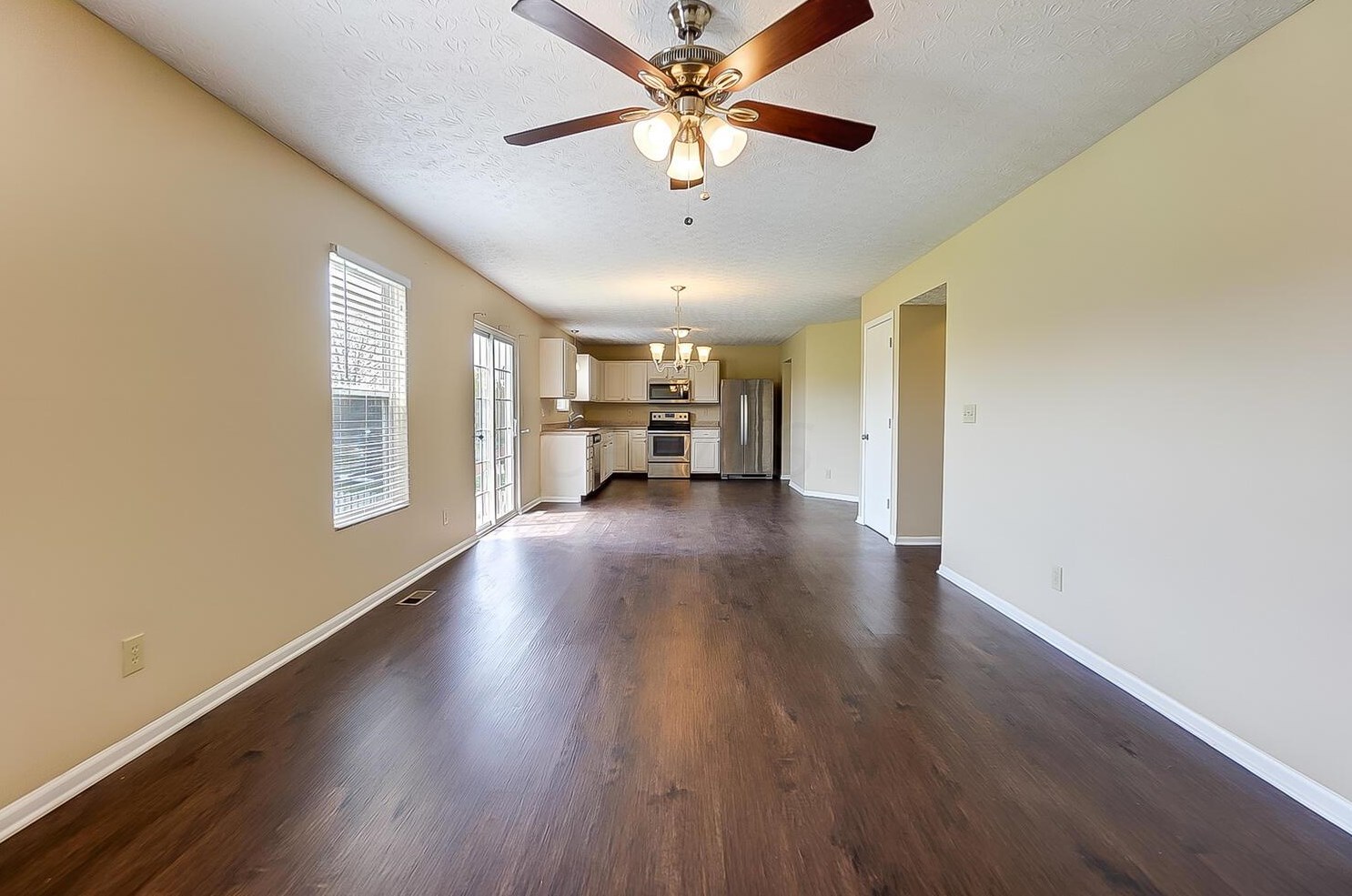 6515 Ashbrook Vlg Dr, Cnl Wnchstr OH 43110 exterior